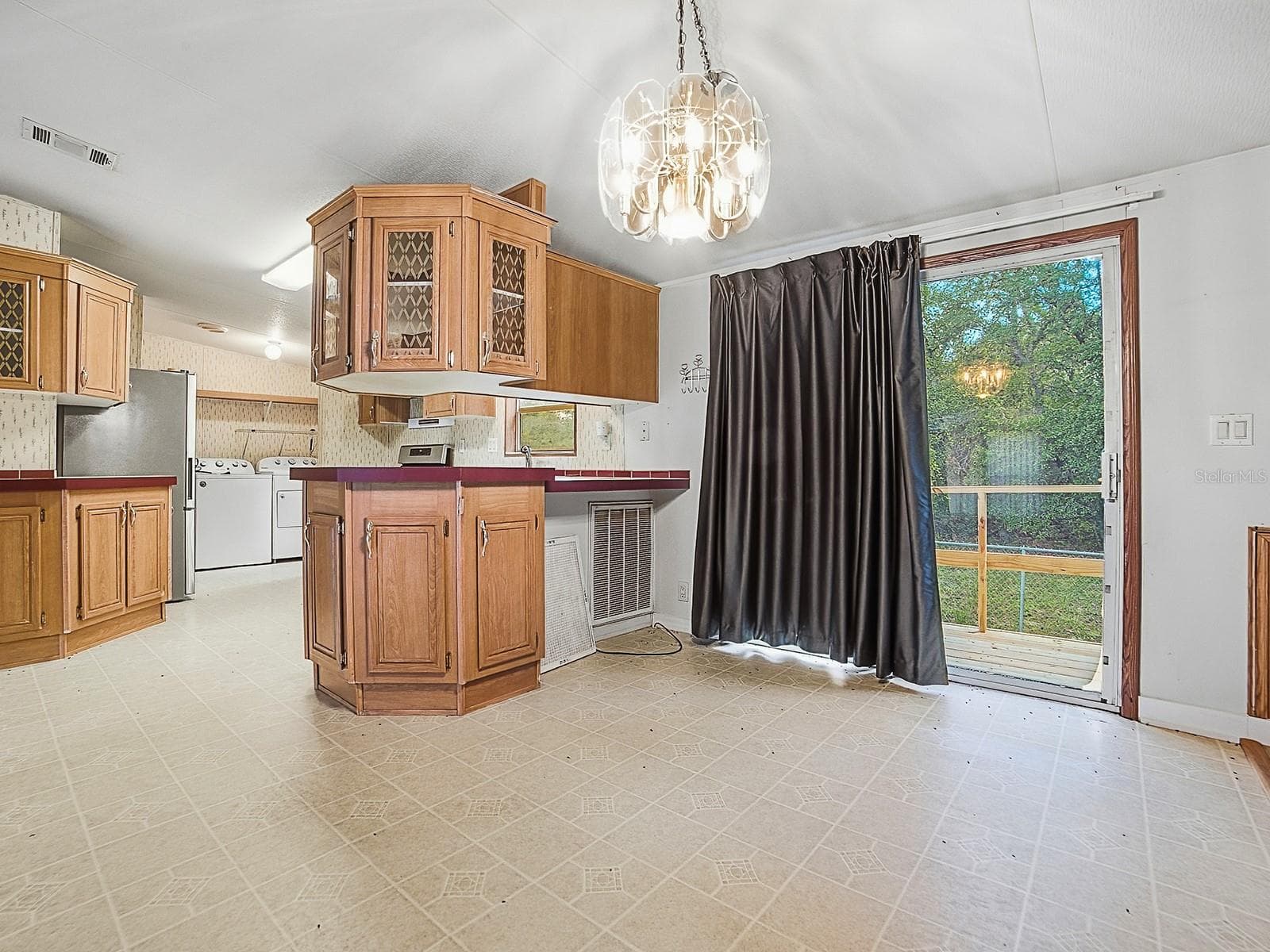 Manufactured Home at 15875 NE 148TH TERRACE RD, FORT MC COY, photo 12 of 46