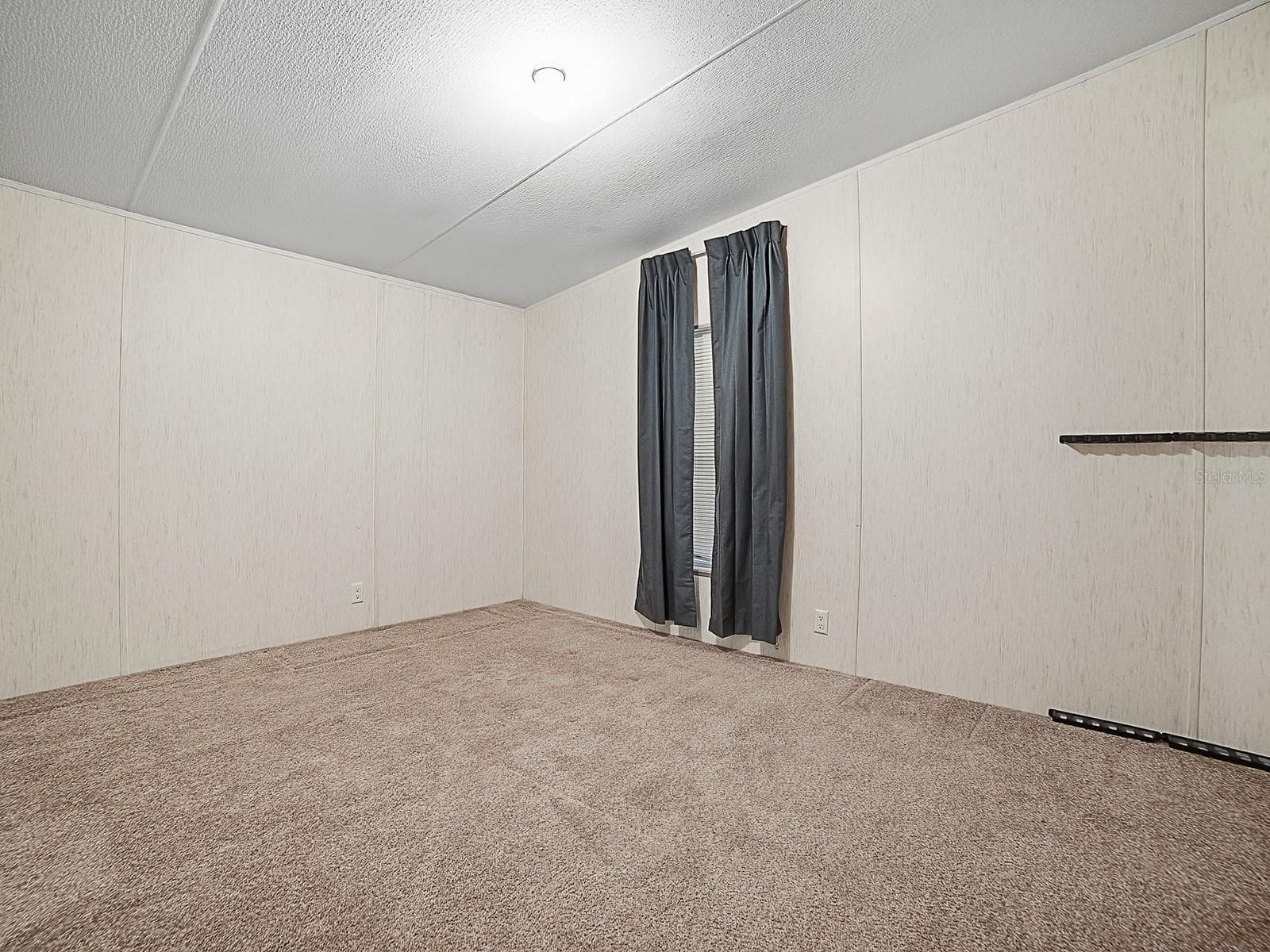 Manufactured Home at 15875 NE 148TH TERRACE RD, FORT MC COY, photo 17 of 46