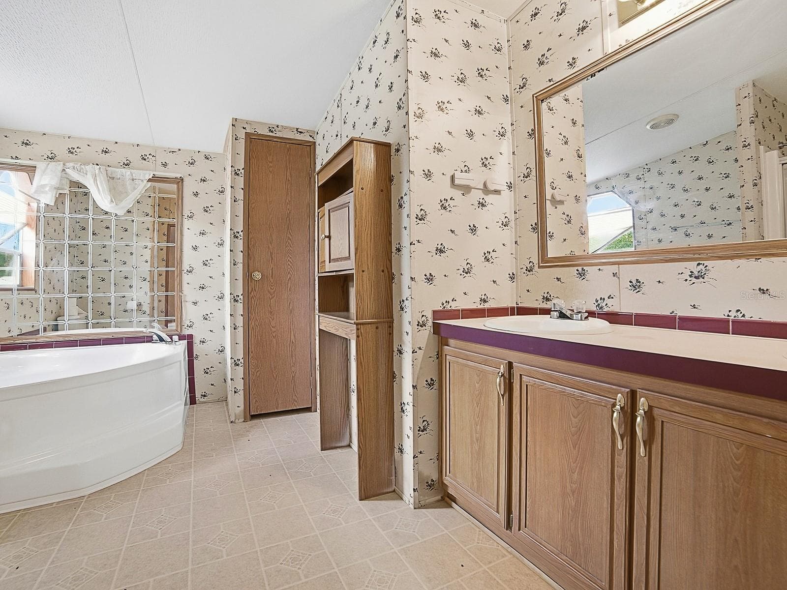 Manufactured Home at 15875 NE 148TH TERRACE RD, FORT MC COY, photo 30 of 46
