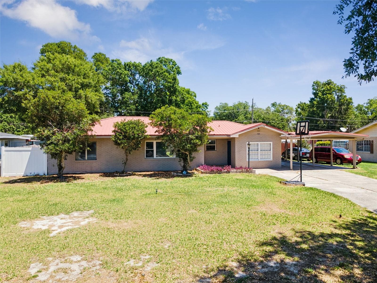 303 GRANADA RD