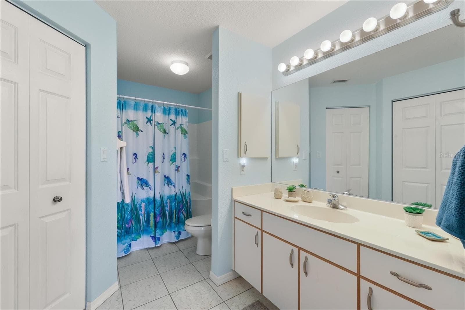 Condominium at 5725 GREENWOOD AVE #4203, NORTH PORT, photo 16 of 30