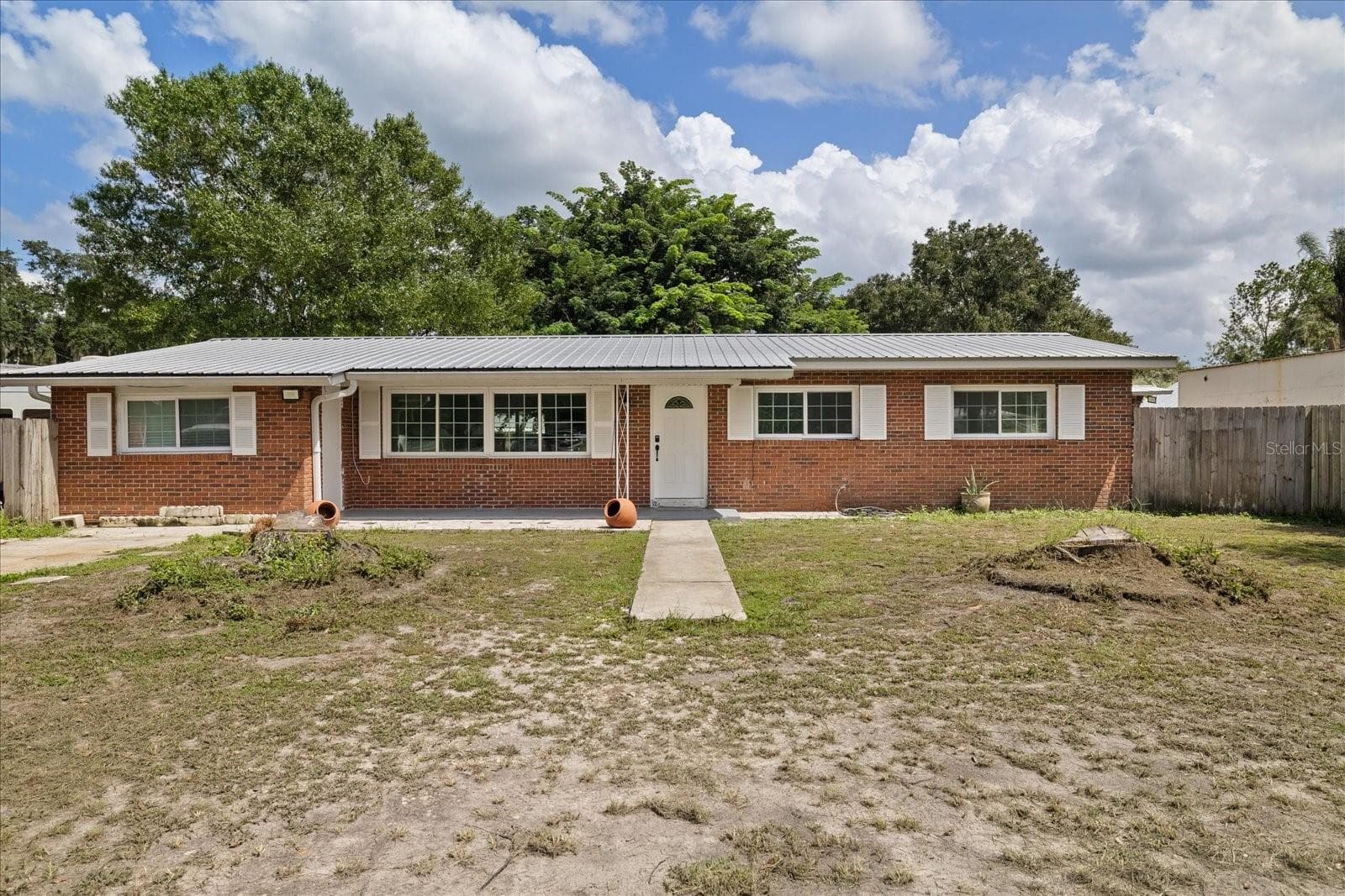 8125 N SOCRUM LOOP RD
