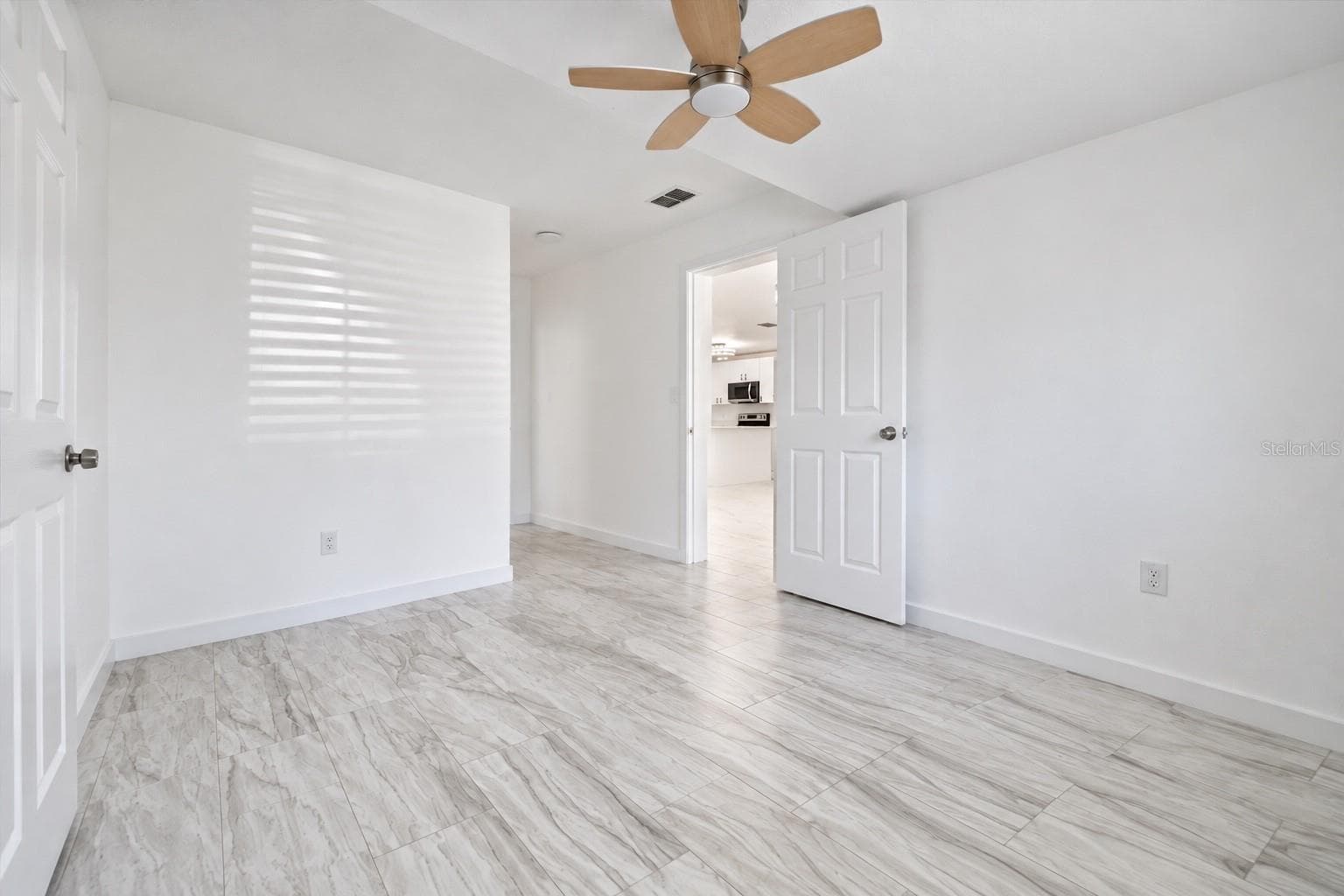 Single Family Residence at 8125 N SOCRUM LOOP RD, LAKELAND, photo 37 of 47