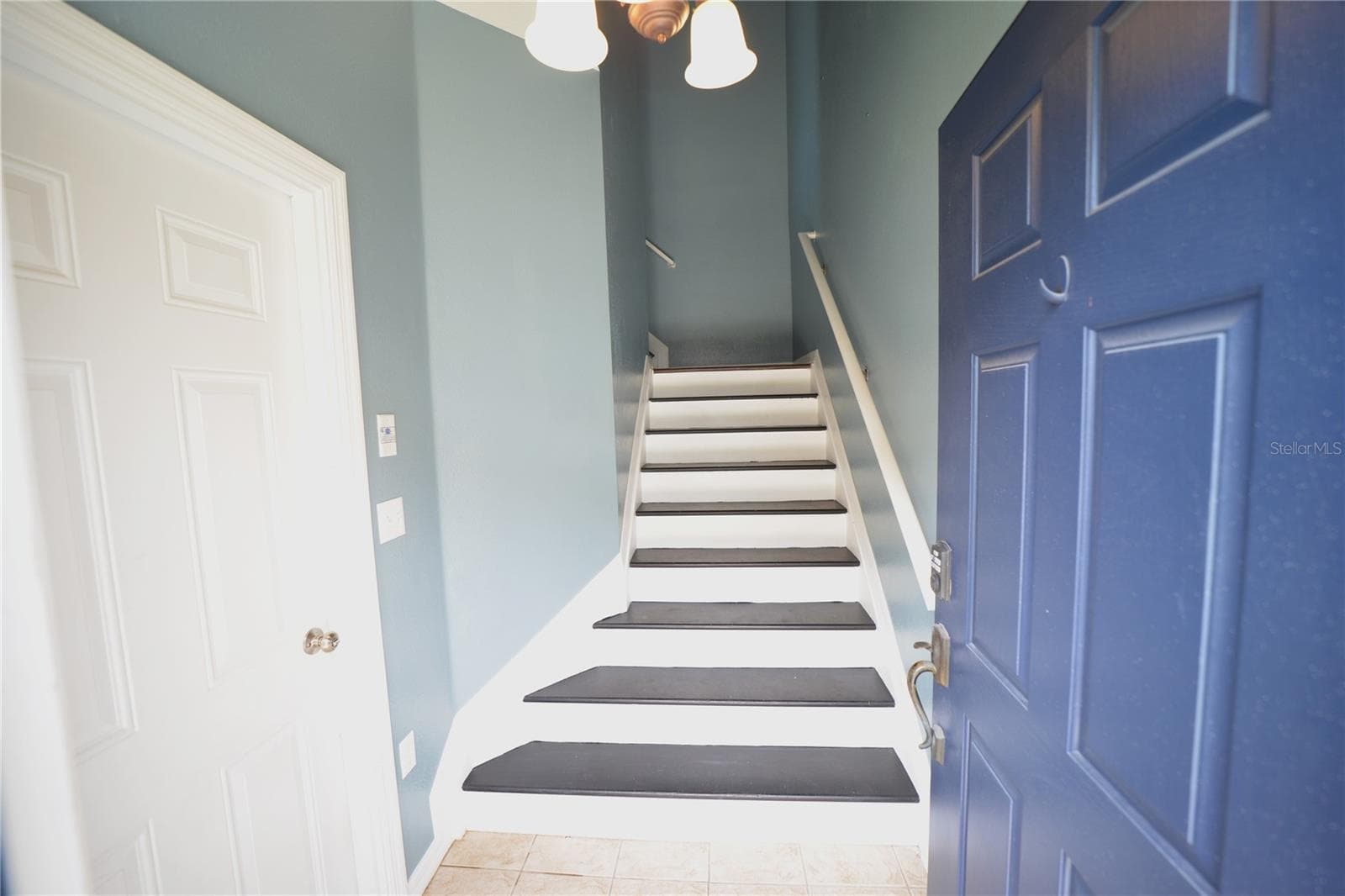 Entryway - 2328 TANBARK RIDGE PL, PLANT CITY