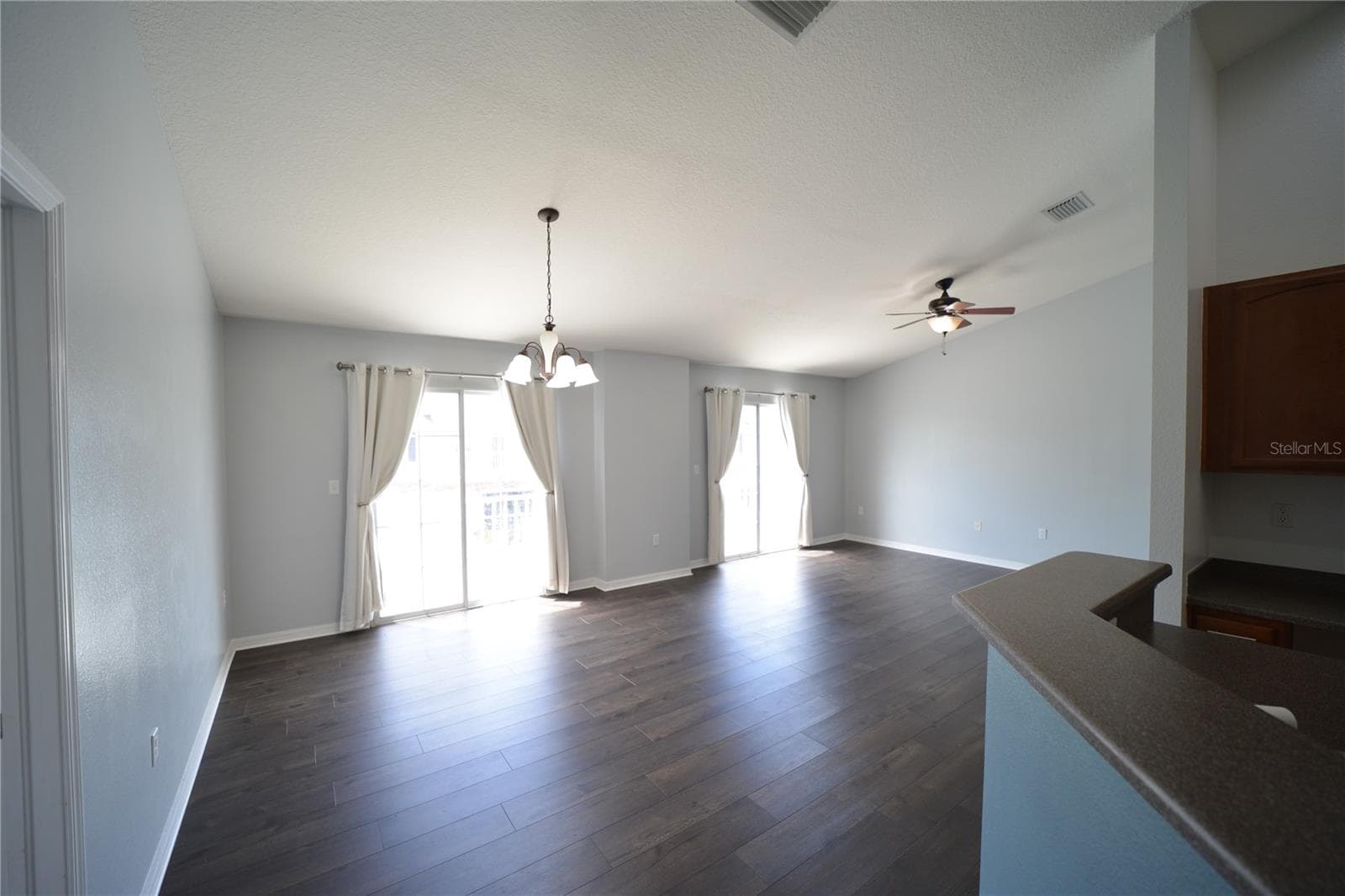 Living Room - 2328 TANBARK RIDGE PL, PLANT CITY