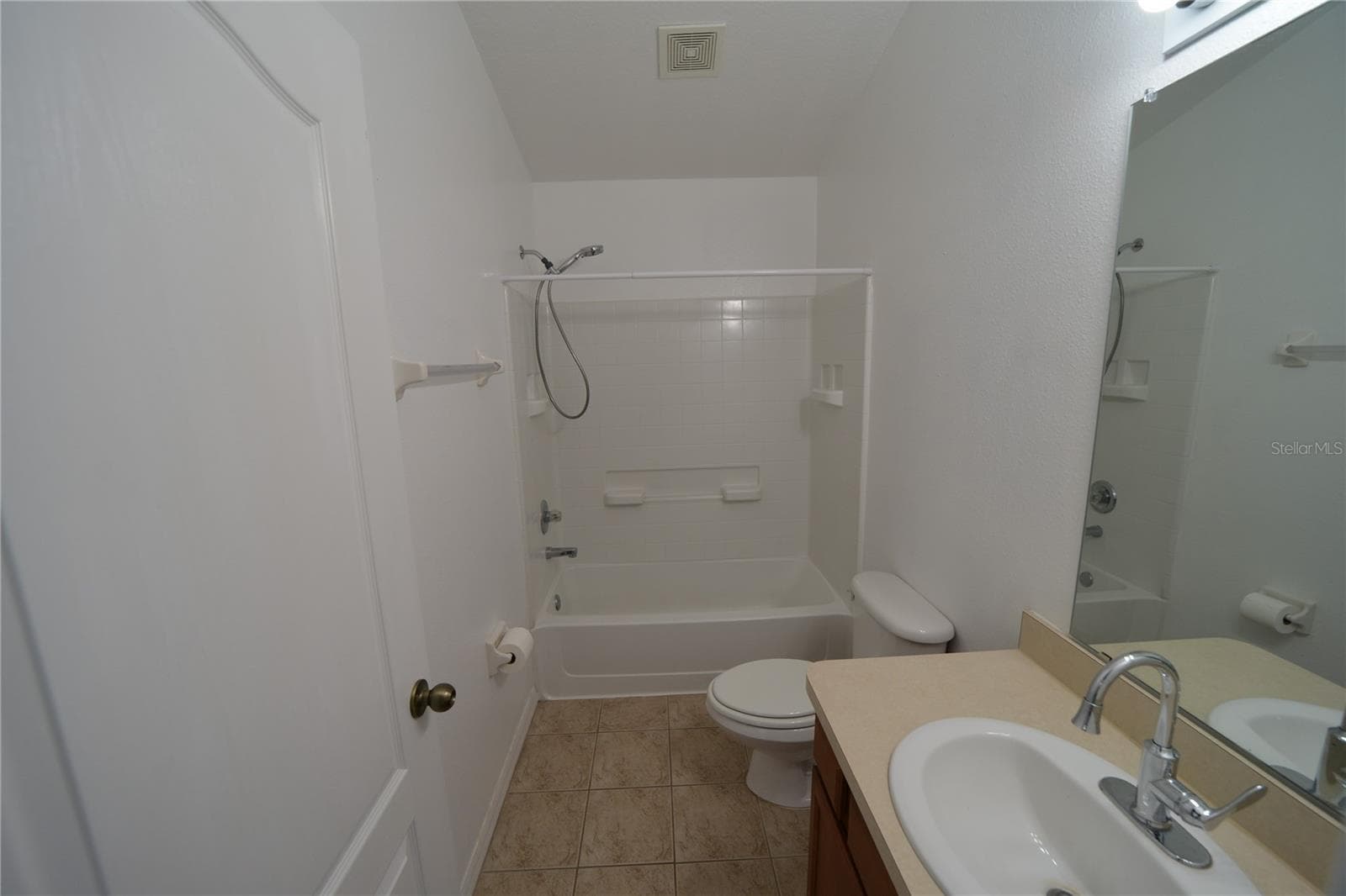 Second Bathroom - 2328 TANBARK RIDGE PL, PLANT CITY