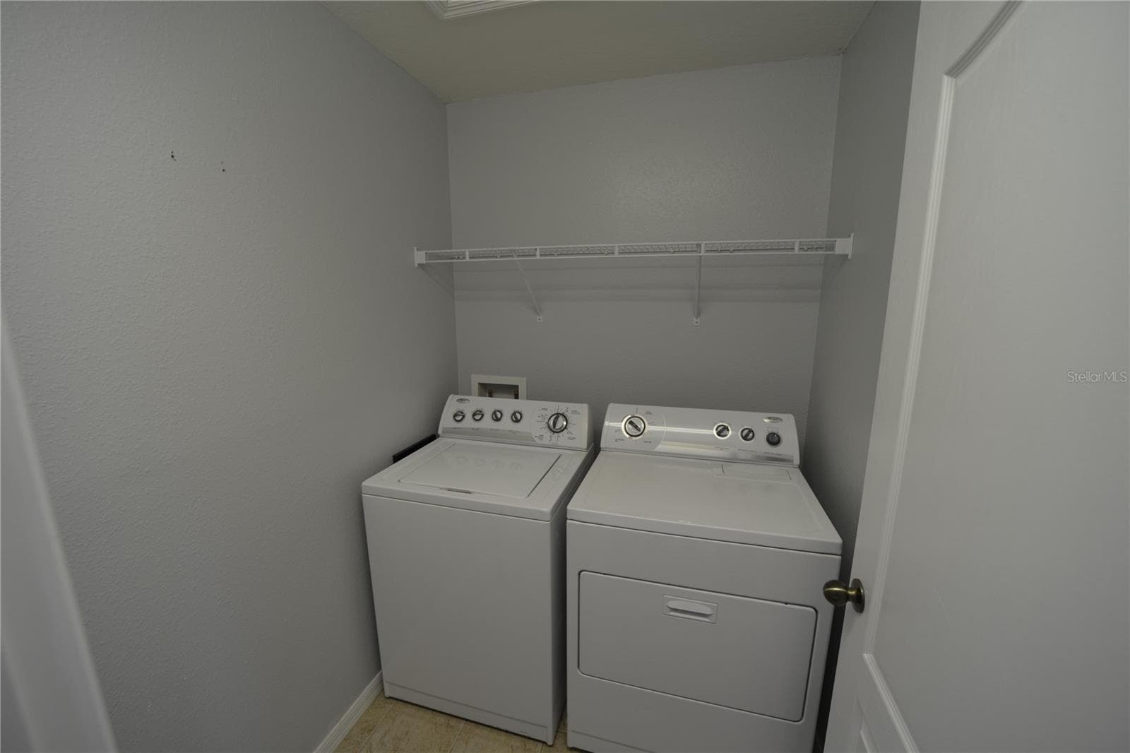 Laundry Room - 2328 TANBARK RIDGE PL, PLANT CITY