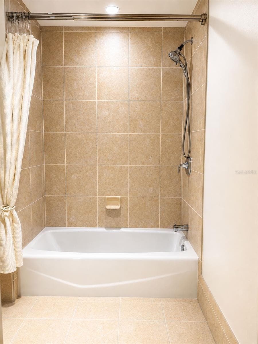 Bathroom - 331 CLEVELAND ST #303, CLEARWATER