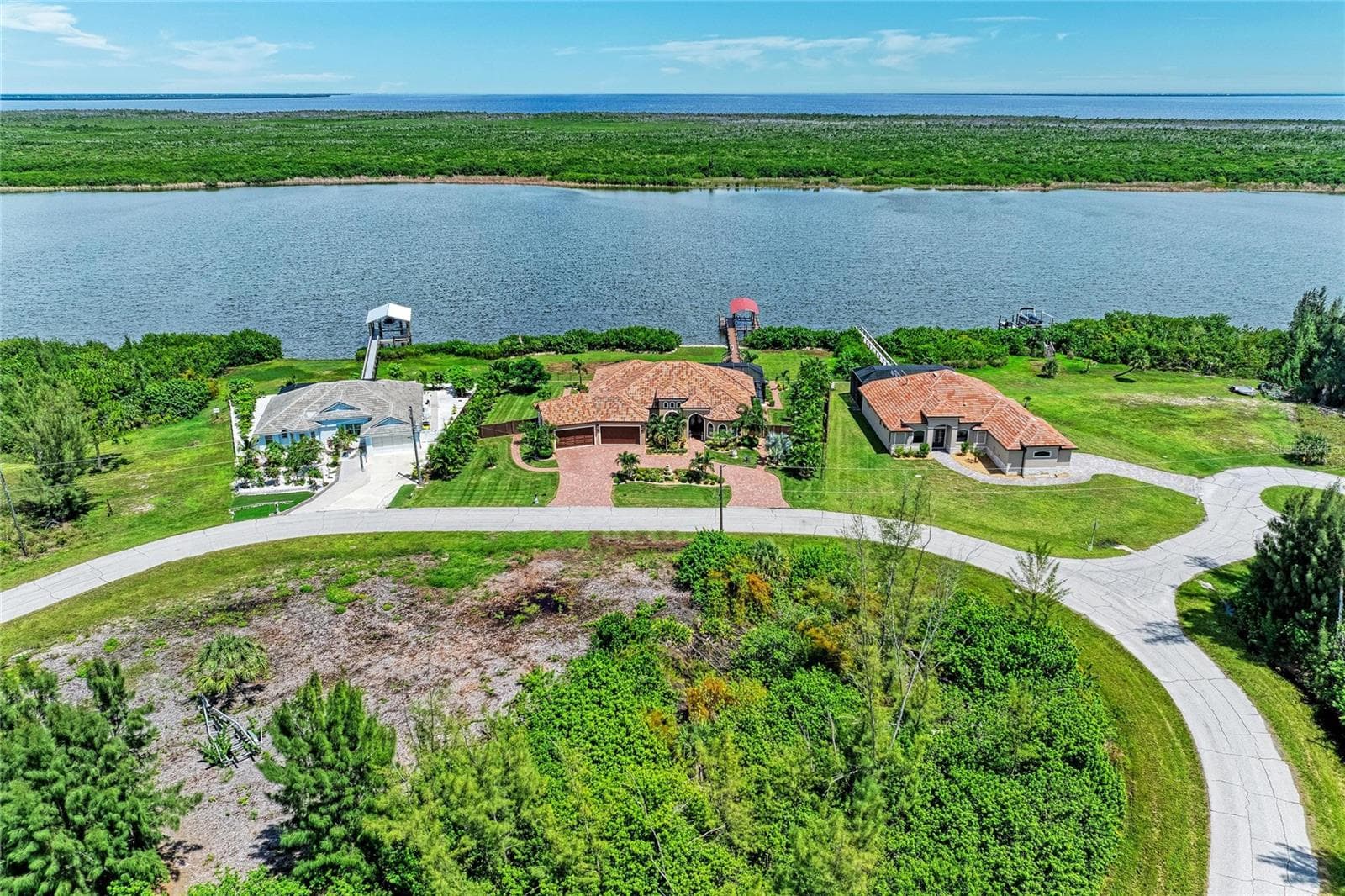 Single Family Residence at 16488 LIGGETT CIR, PORT CHARLOTTE, photo 76 of 86