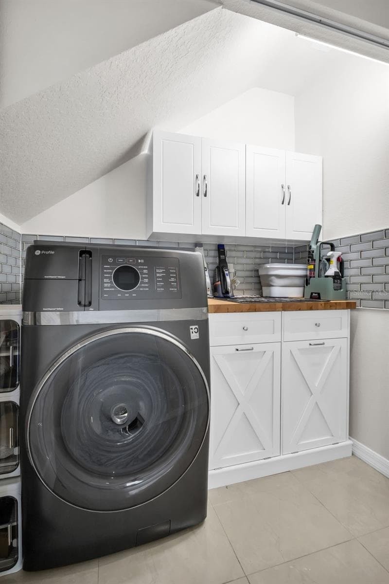 Laundry Closet - 13028 TERRACE SPRINGS DR, TEMPLE TERRACE