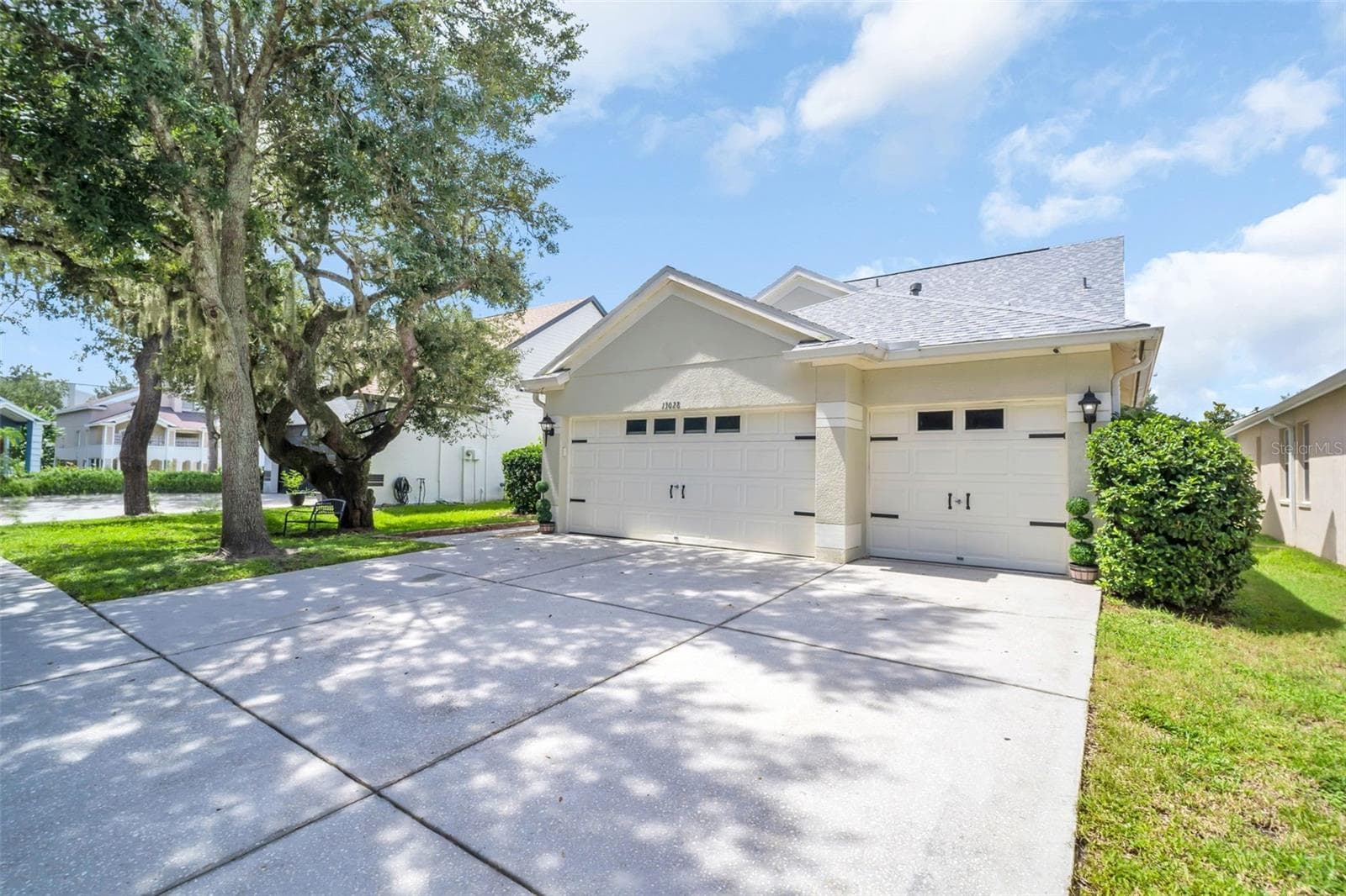 Driveway - 13028 TERRACE SPRINGS DR, TEMPLE TERRACE