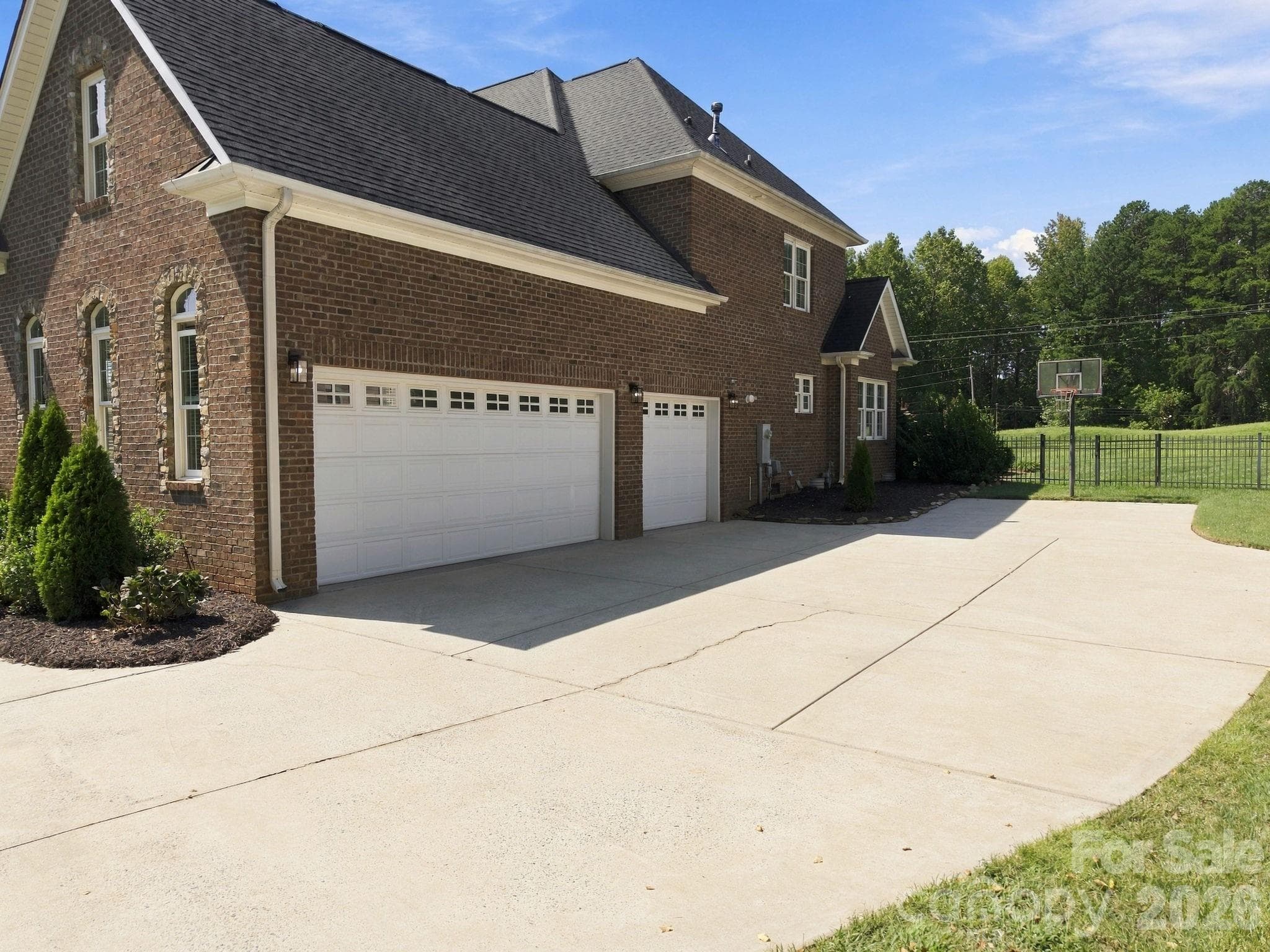 Single Family Residence at 6671 Fox Ridge Circle, Davidson, photo 2 of 48
