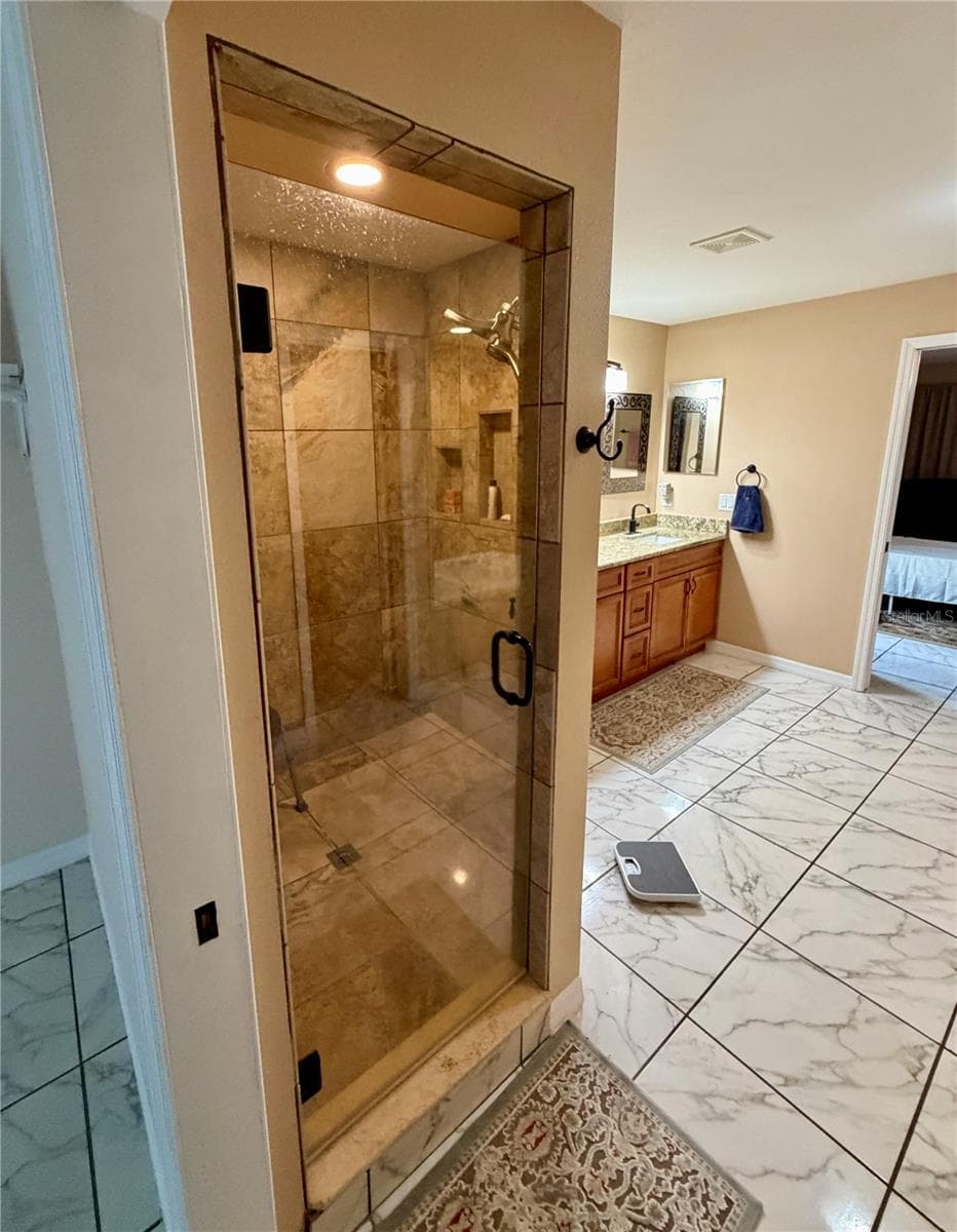 Primary Bathroom - Shower - 319 MARQUEE DR, KISSIMMEE