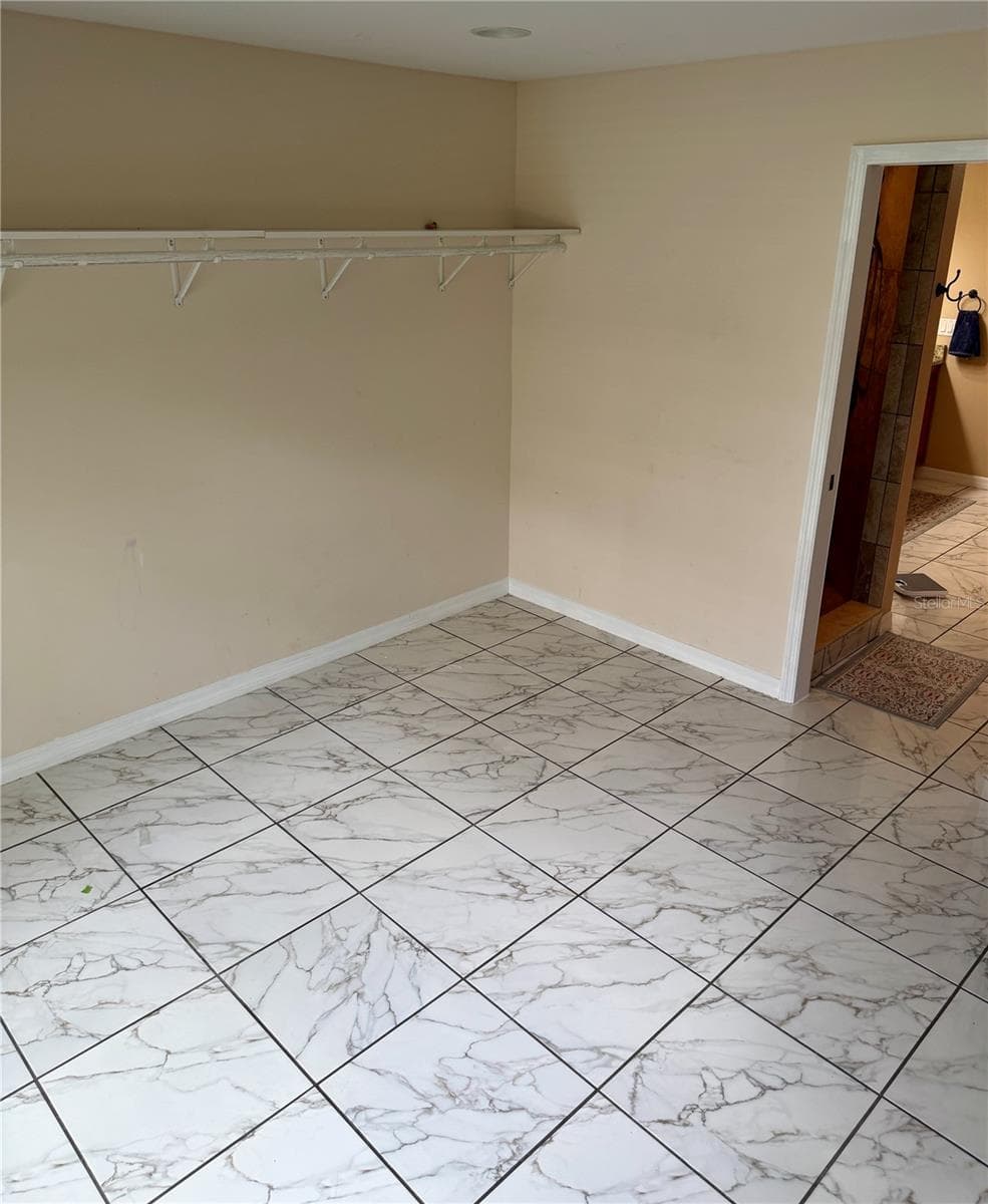 Walking Closet - 319 MARQUEE DR, KISSIMMEE