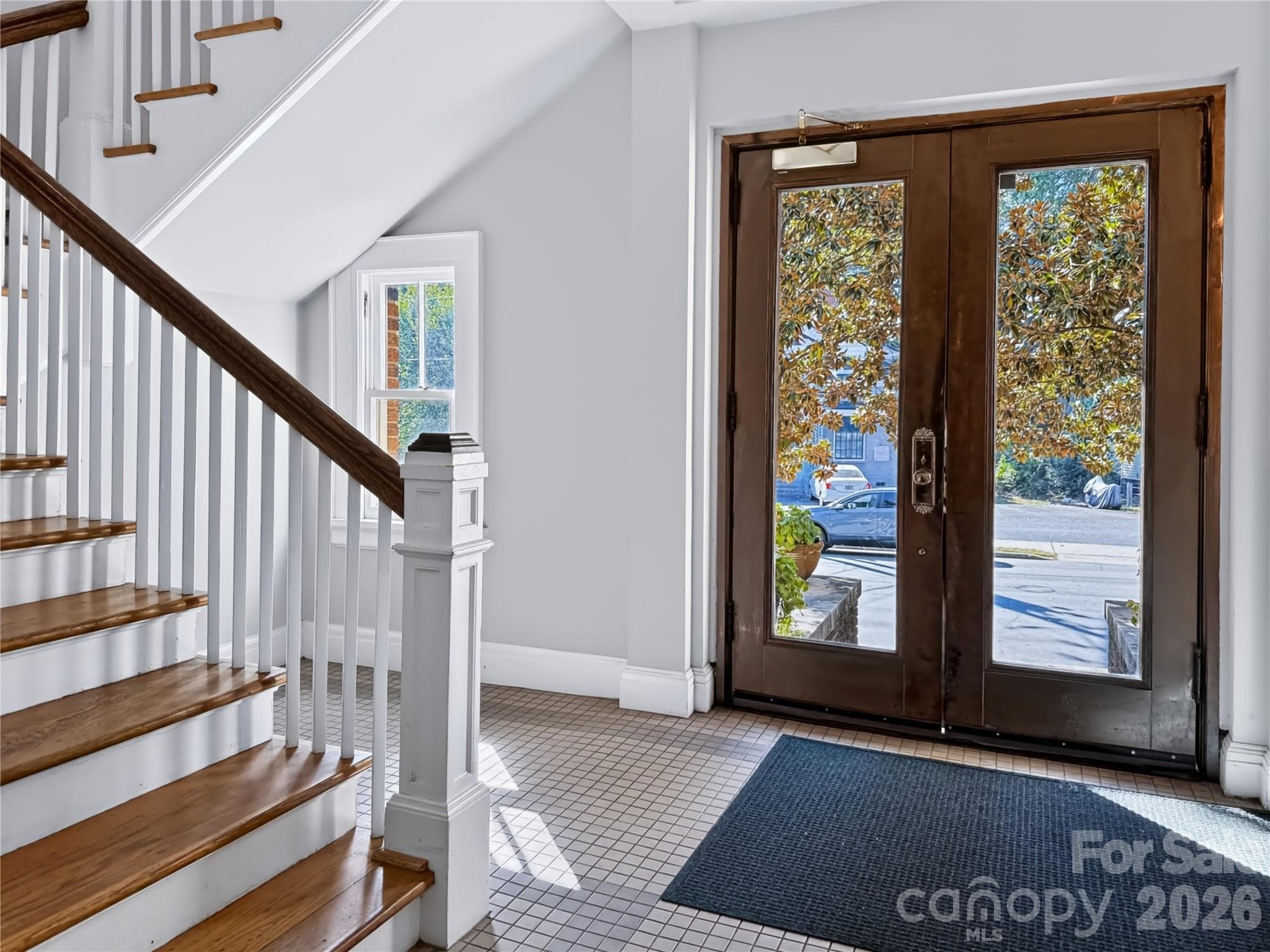 Condominium at 712 Louise Avenue, Charlotte, photo 5 of 34