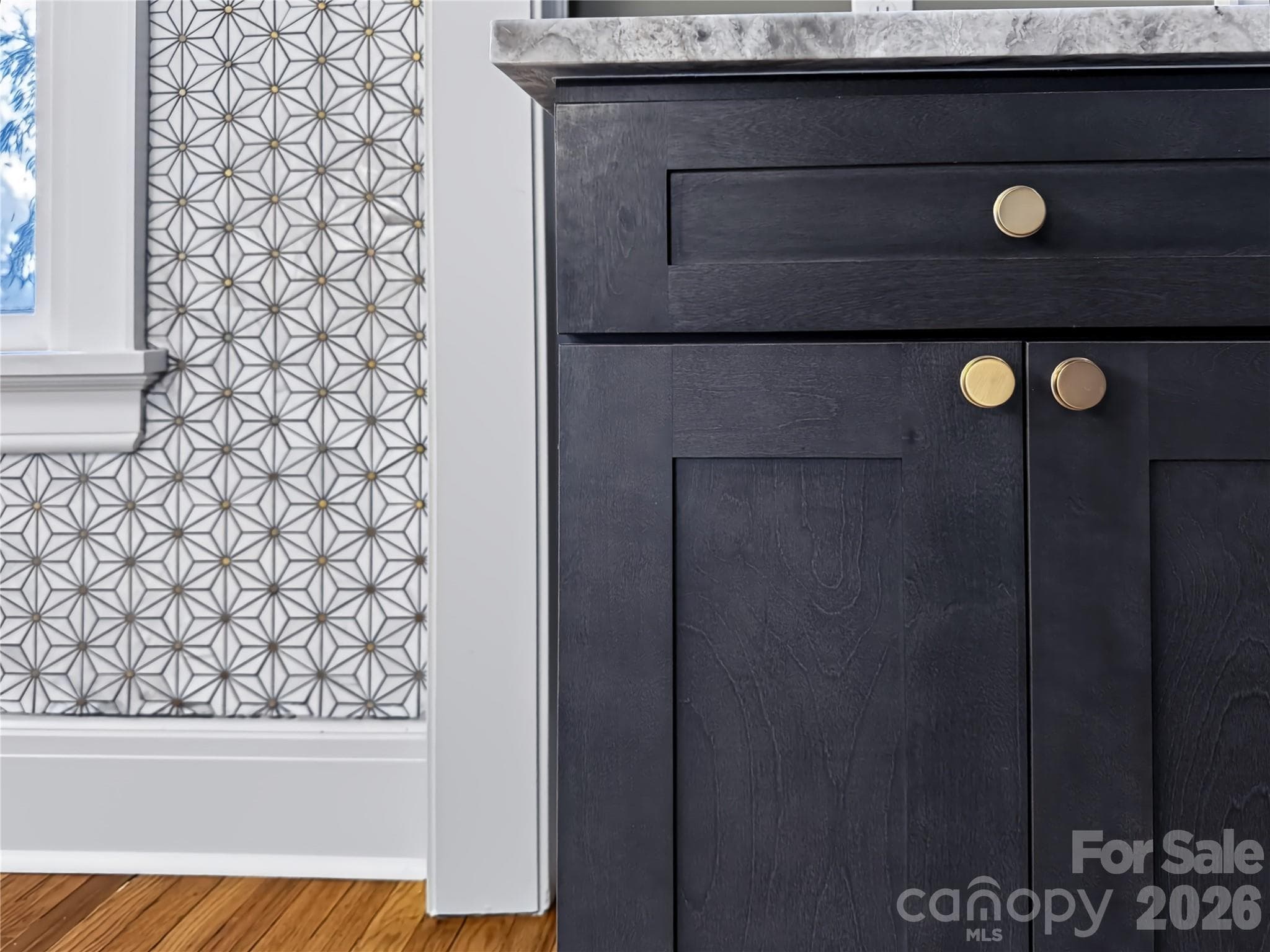 Details * - 712 Louise Avenue, Charlotte