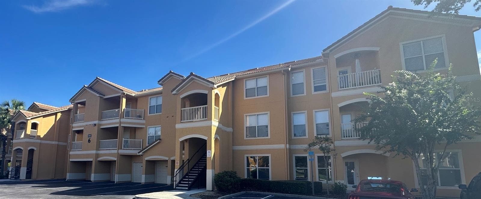 8842 VILLA VIEW CIR #301