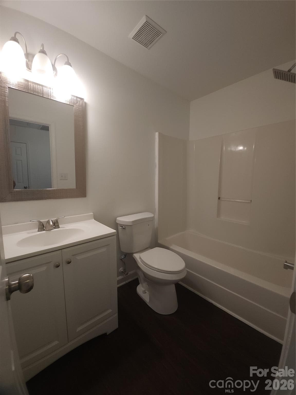 Hall bath - 8103 Lamplighter Place, Charlotte