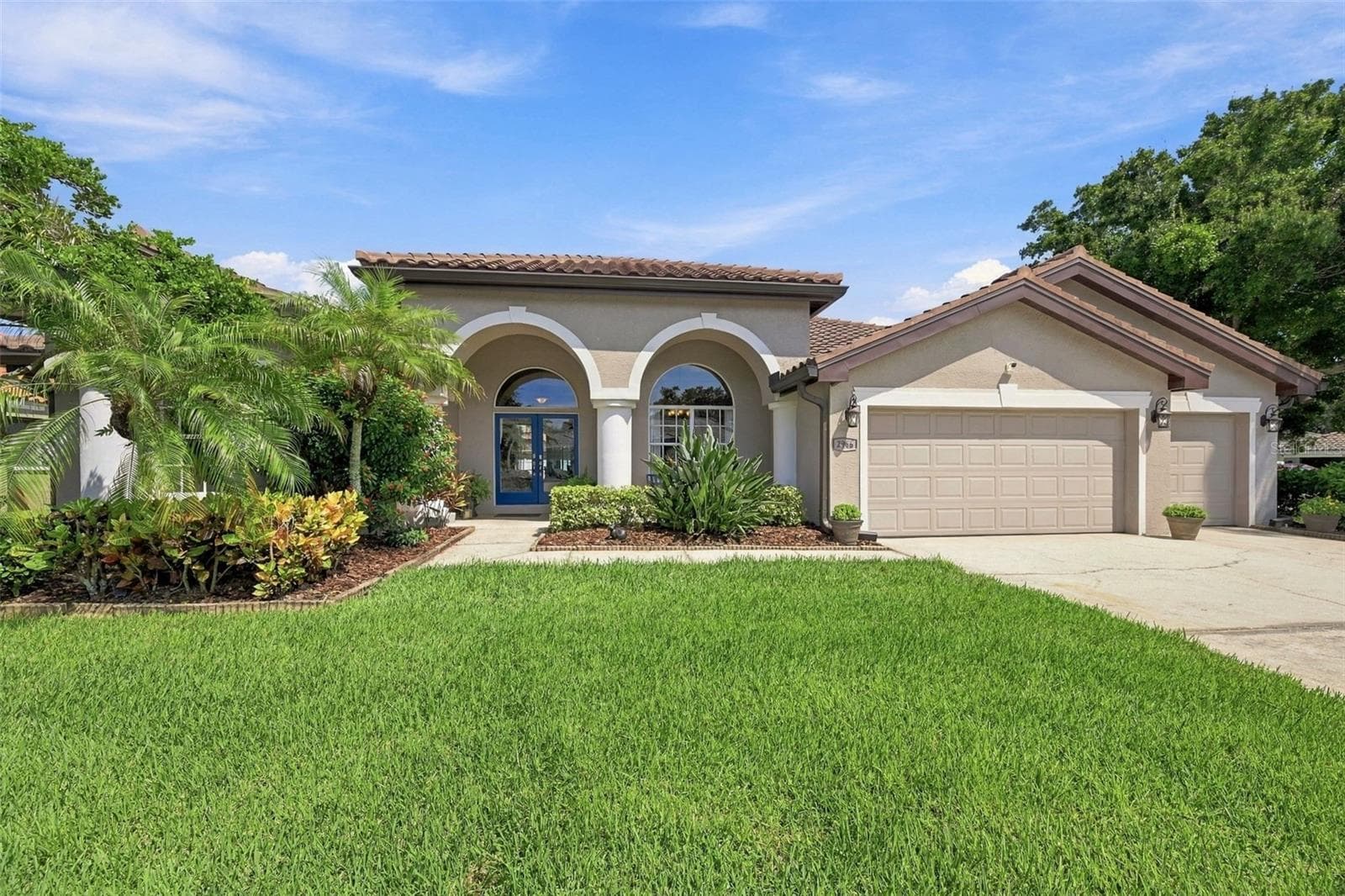 Highly desirable neighborhood - 2966 HILLCREEK CIR S, CLEARWATER