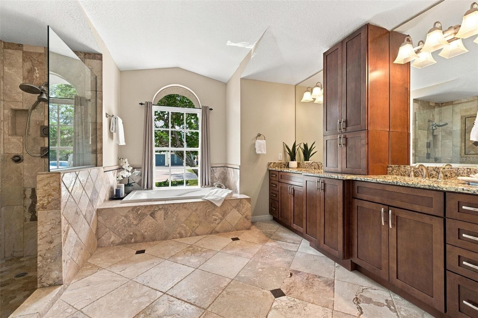 Primary En suite bath - 2966 HILLCREEK CIR S, CLEARWATER