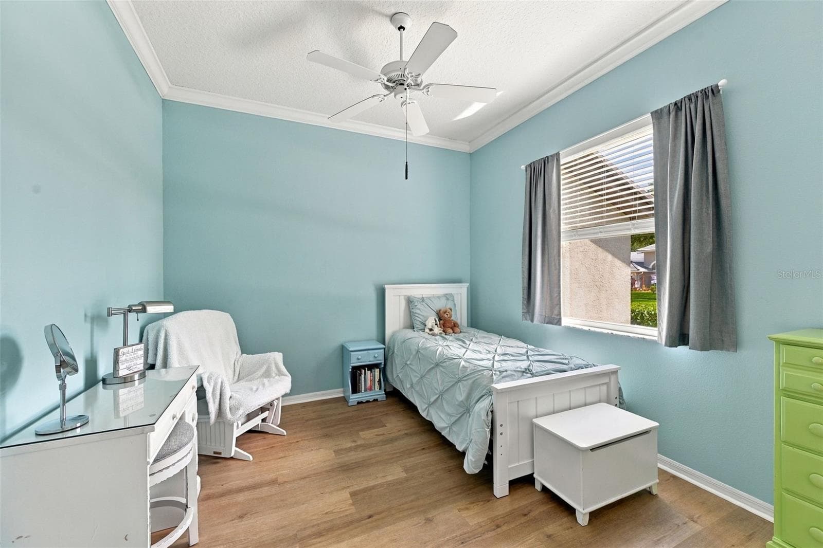 Bedroom 3 - LVP flooring & crown molding - 2966 HILLCREEK CIR S, CLEARWATER