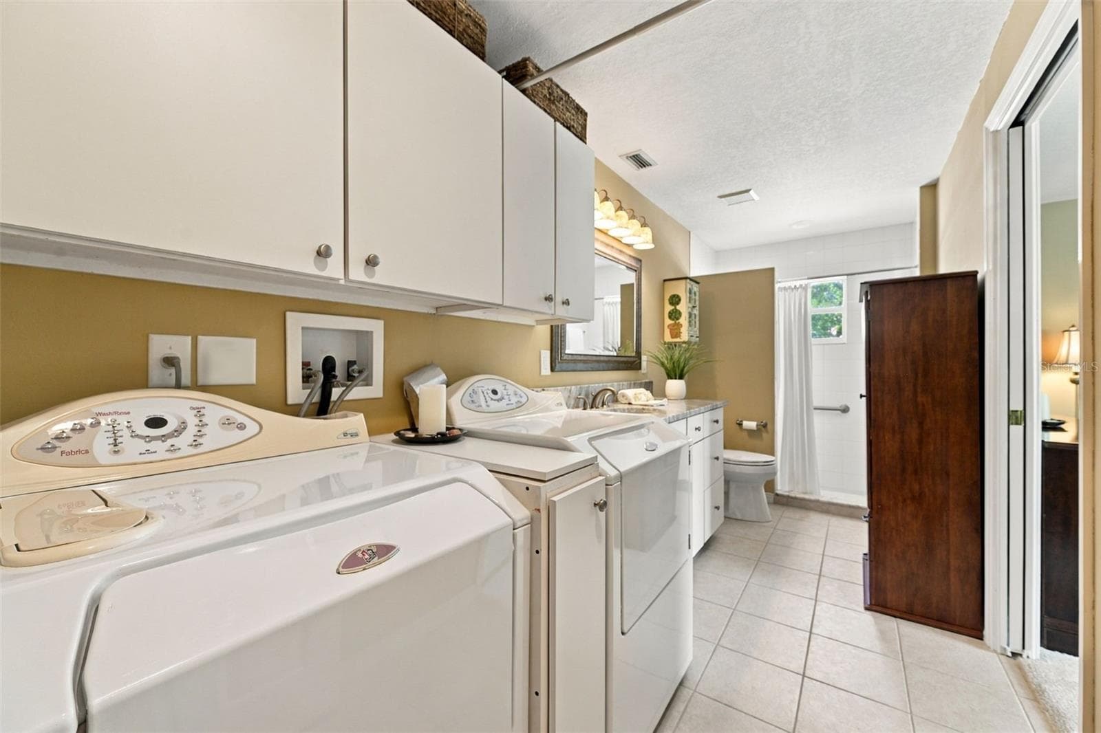 Secondary laundry - 2966 HILLCREEK CIR S, CLEARWATER
