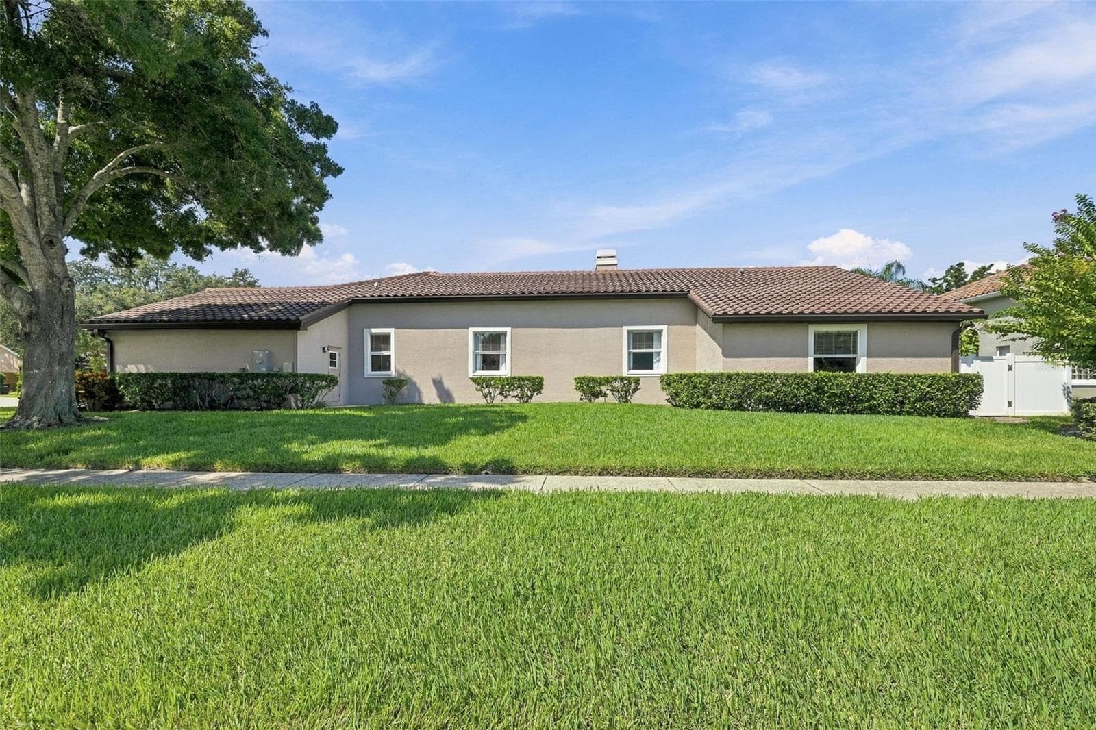 Great space for playing sports & games - 2966 HILLCREEK CIR S, CLEARWATER