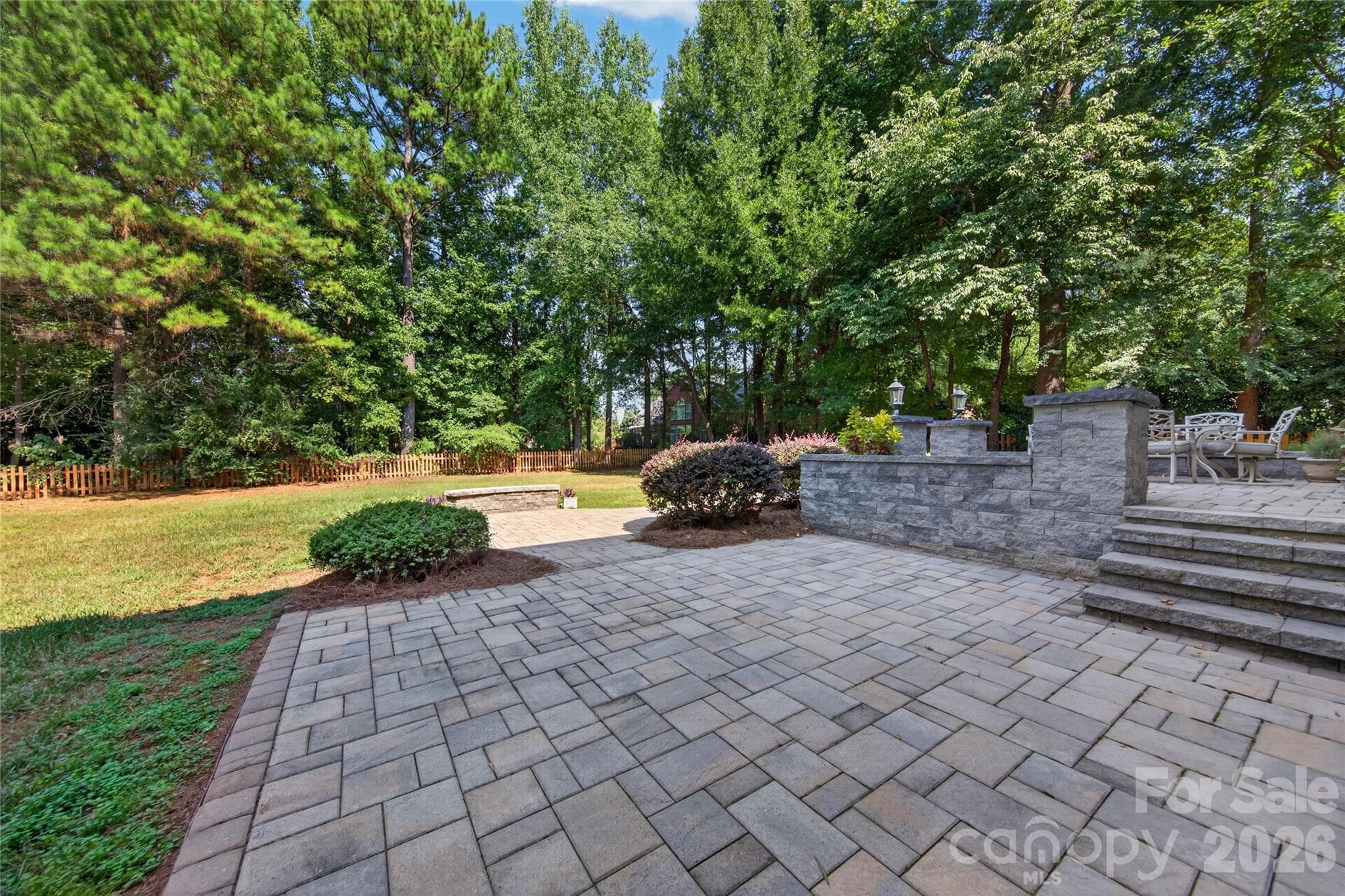 Single Family Residence at 12135 Darby Chase Drive, Charlotte, photo 5 of 39
