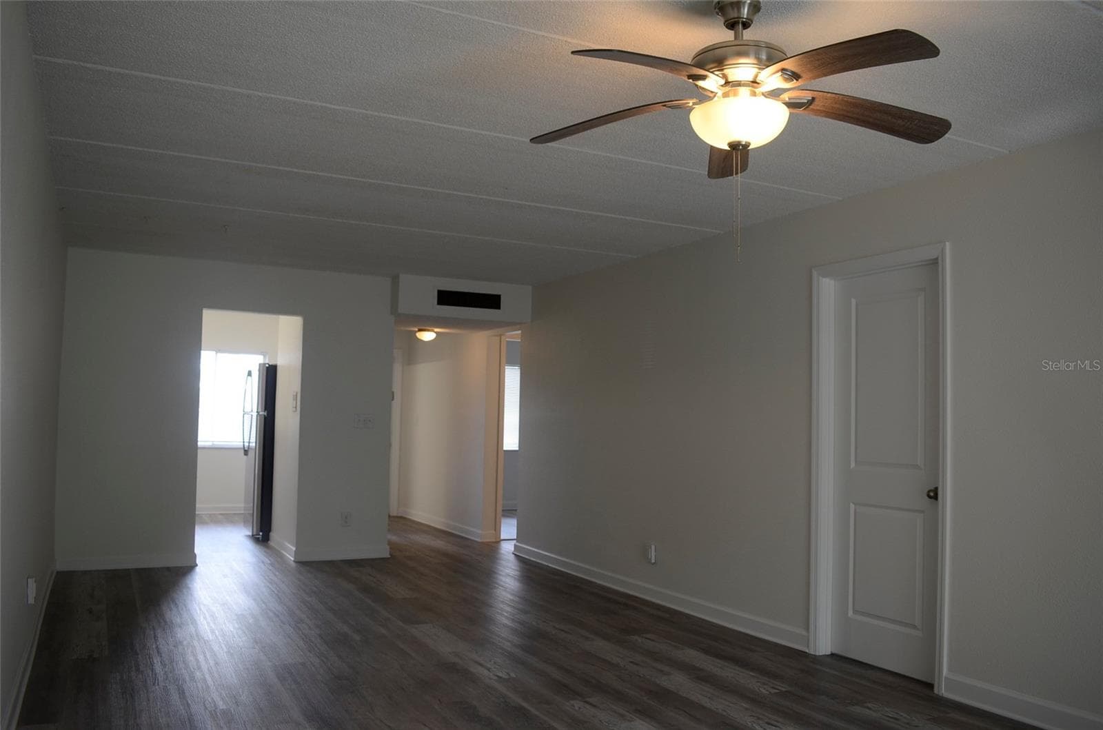 living and dining rooms - 4435 1ST ST NE #111, ST PETERSBURG