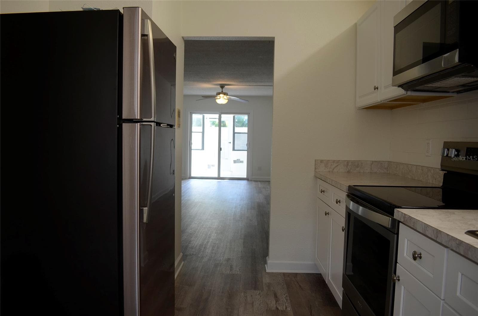 view from the kitchen - 4435 1ST ST NE #111, ST PETERSBURG