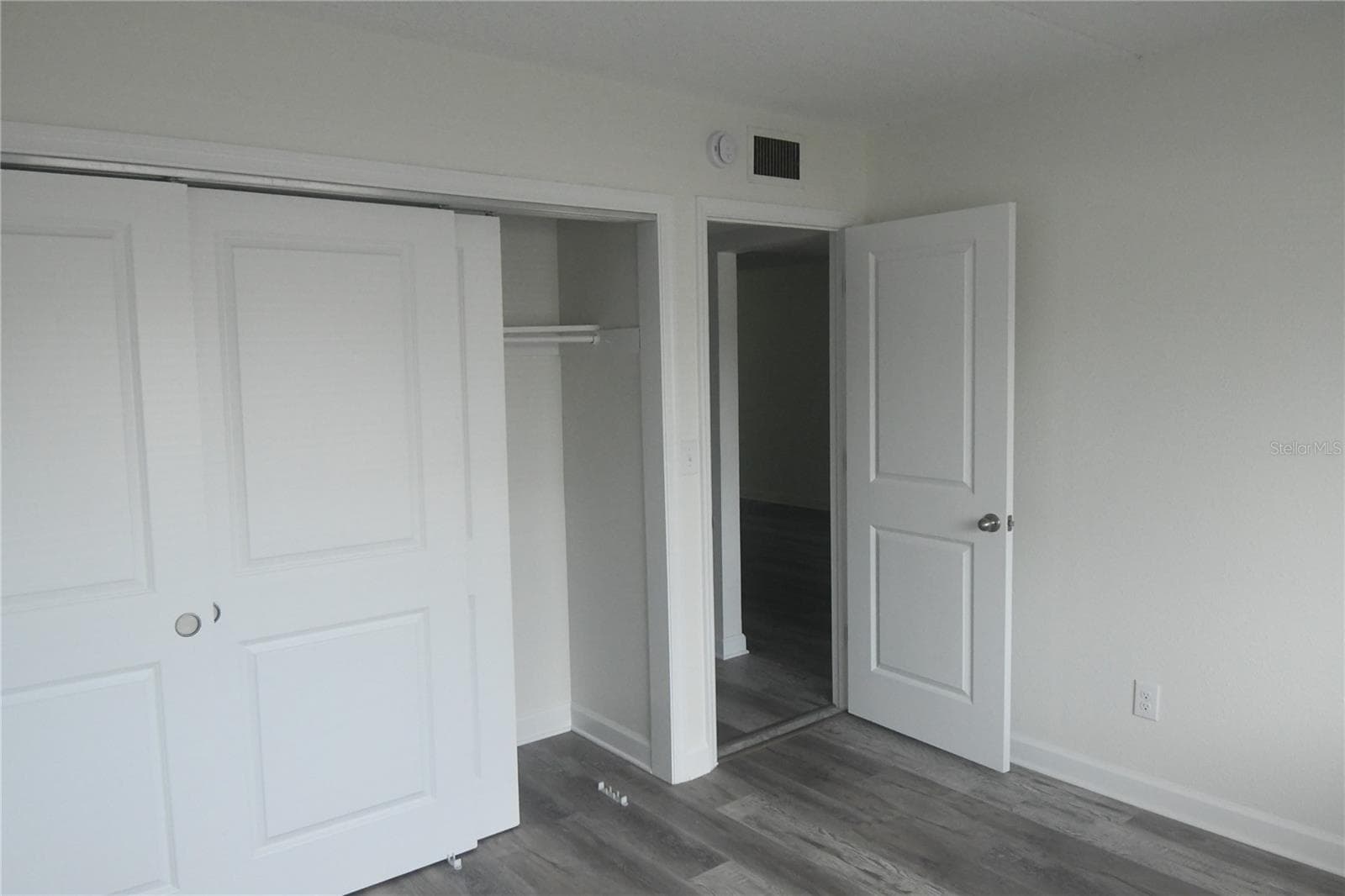 closet in bedroom2 - 4435 1ST ST NE #111, ST PETERSBURG