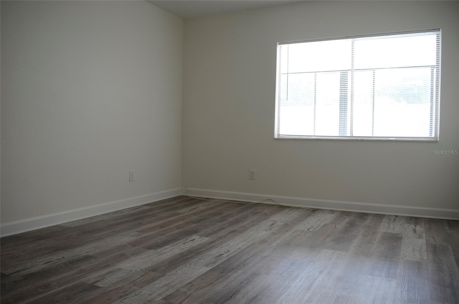 primary bedroom - 4435 1ST ST NE #111, ST PETERSBURG