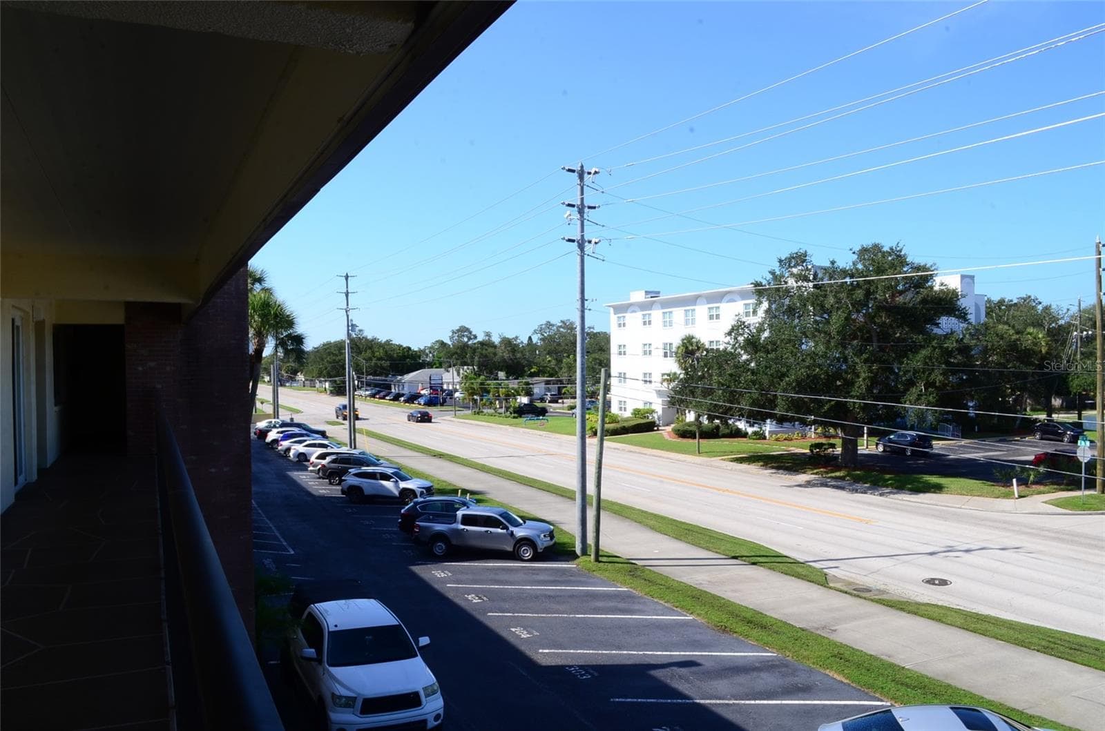 street view taken from the top floor of the building - 4435 1ST ST NE #111, ST PETERSBURG