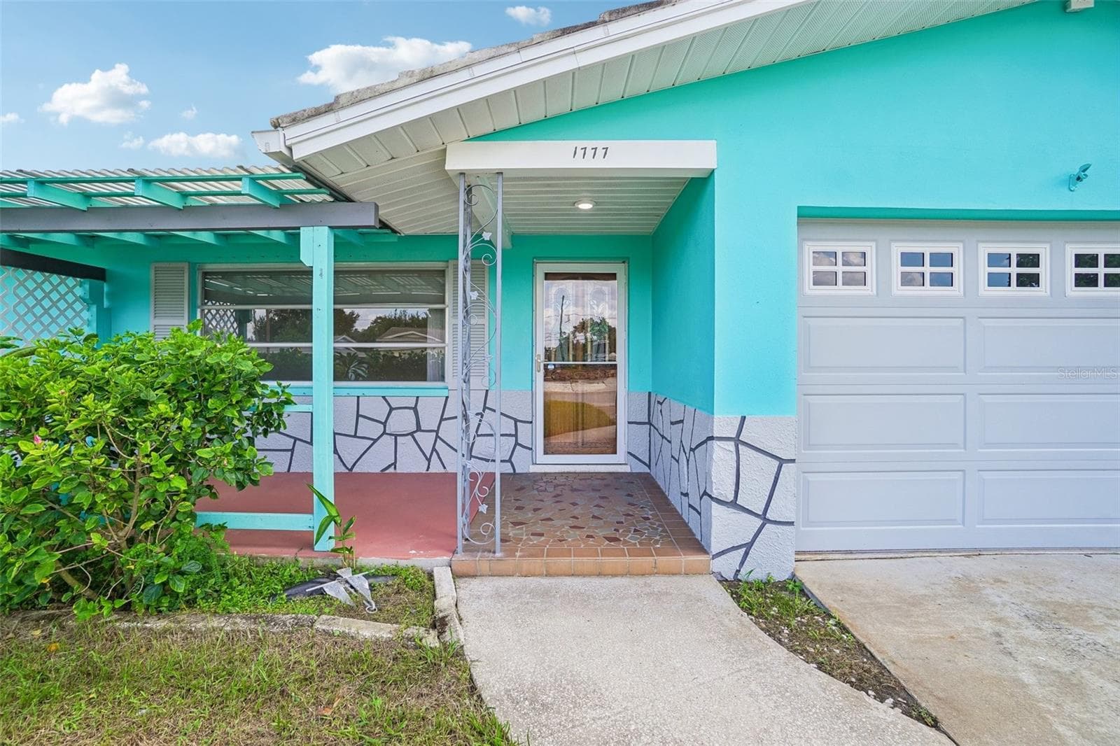 1777 BENTLEY ST