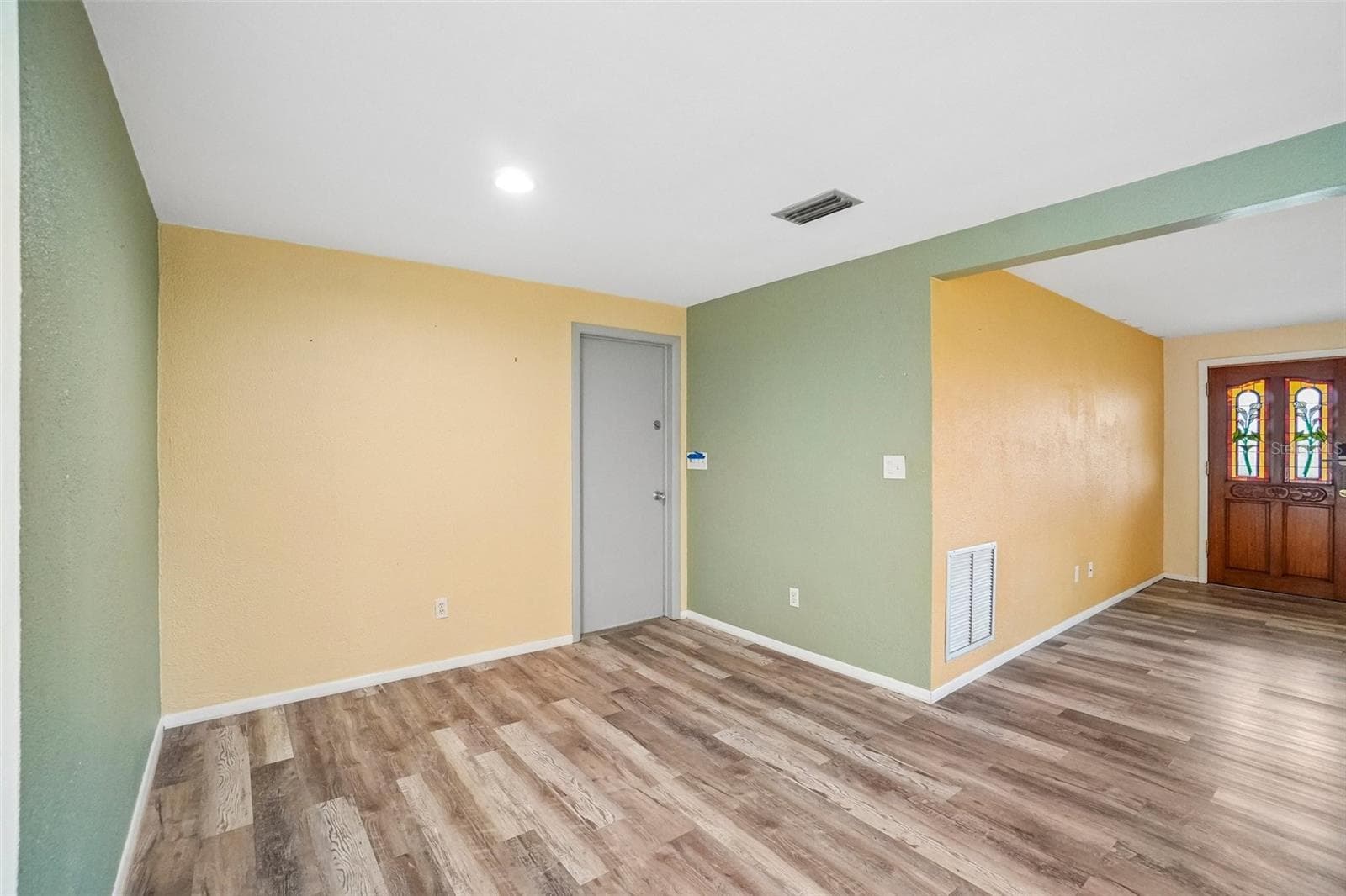 Single Family Residence at 1777 BENTLEY ST, CLEARWATER, photo 8 of 35