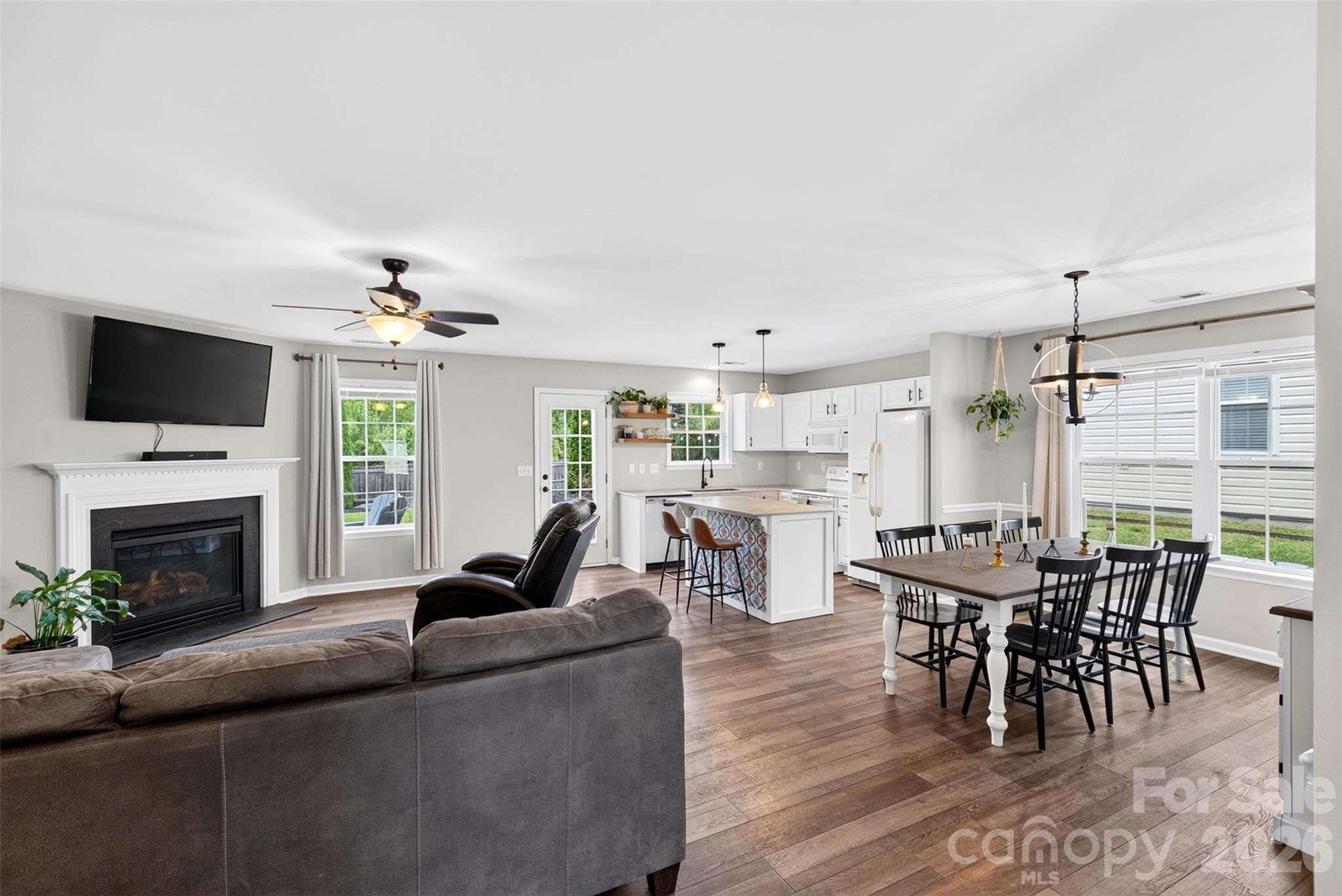 Open Concept Living Area! - 105 Creekwalk Lane, Hendersonville