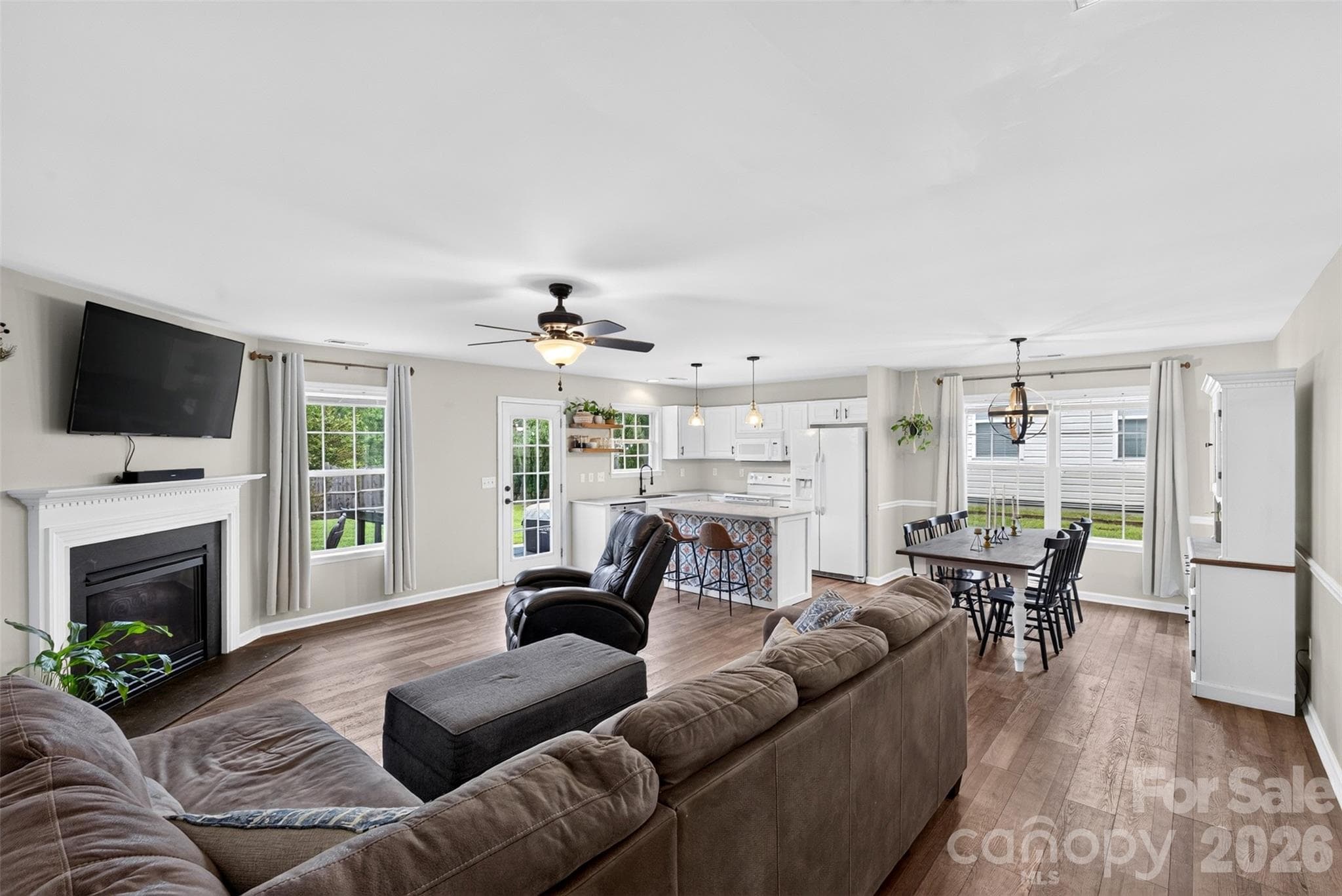 Open Concept Living Area! - 105 Creekwalk Lane, Hendersonville