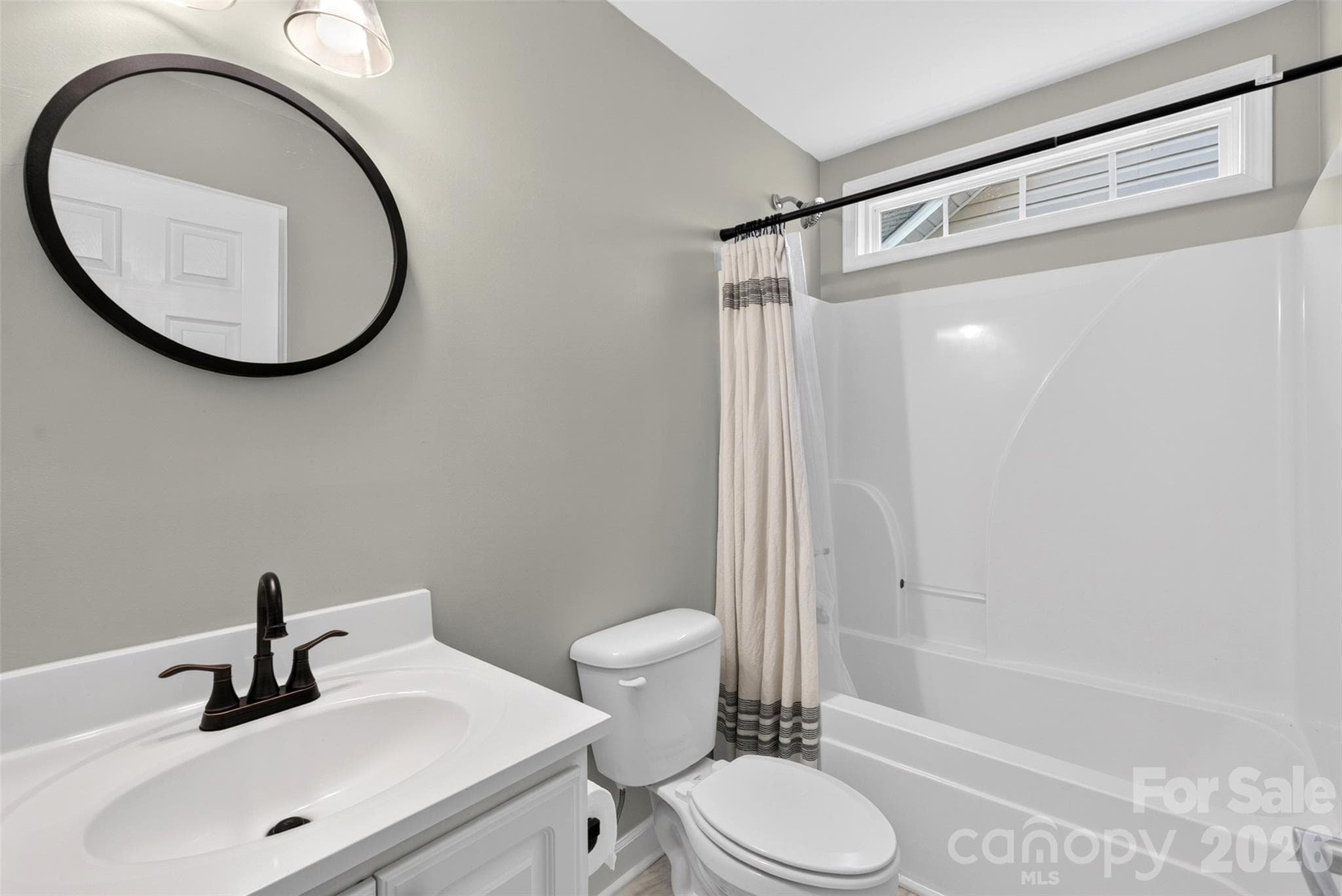 Guest Bathroom - 105 Creekwalk Lane, Hendersonville