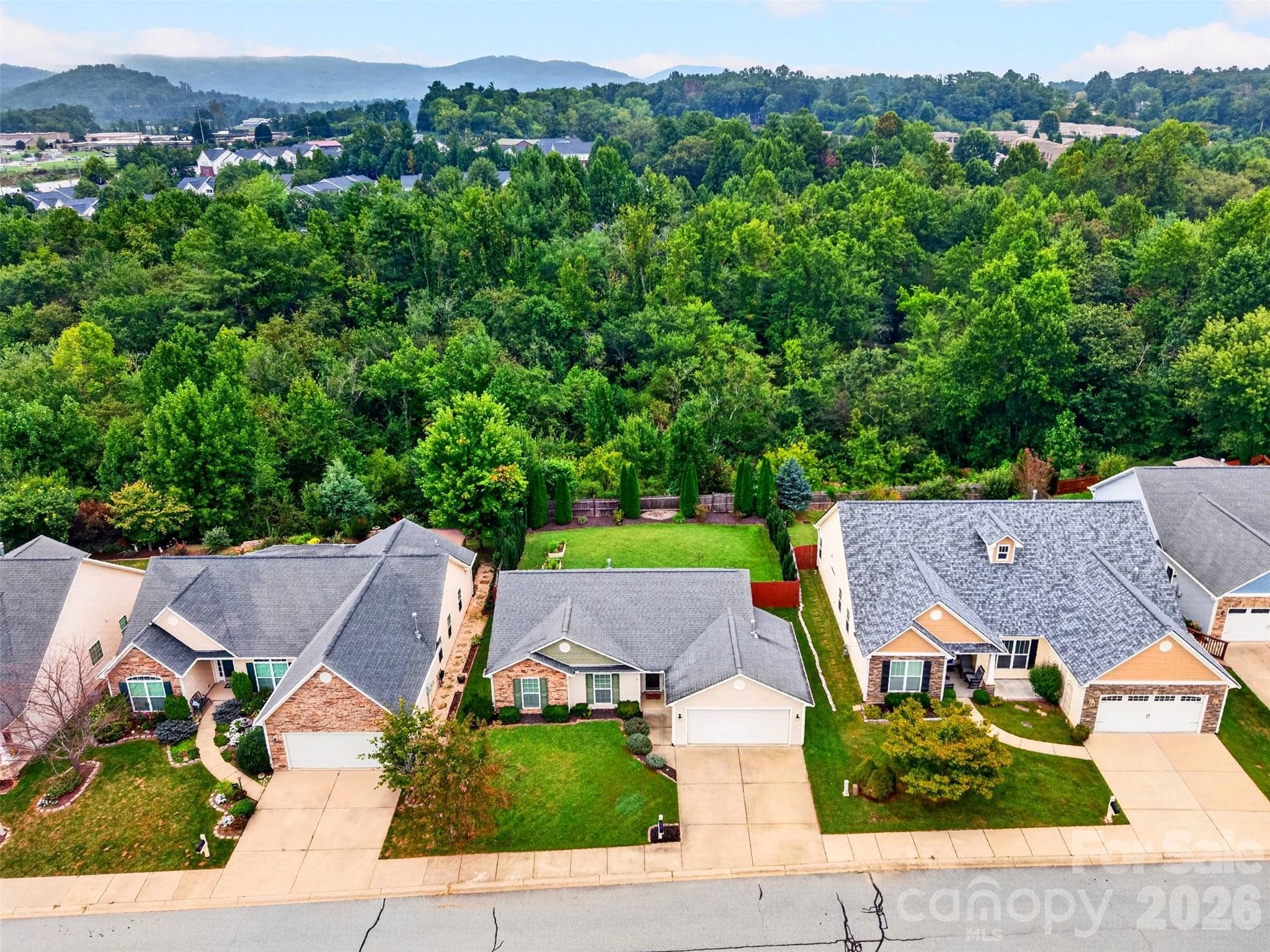 Community Hiking Trail behind the home! So no neighbors in the near soon??? :) - 105 Creekwalk Lane, Hendersonville