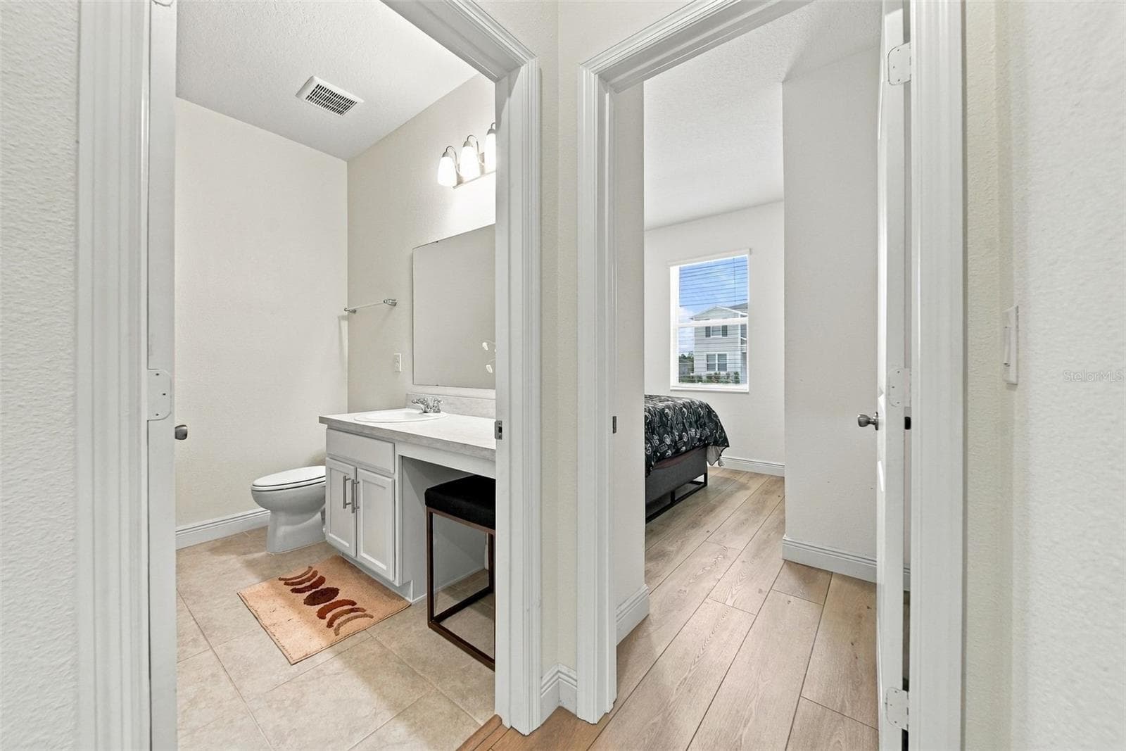 First bathroom and bedroom! - 2121 MALBEC CT, MINNEOLA