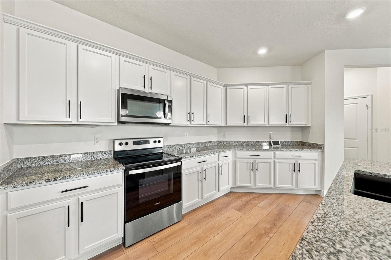 Kitchen - 2121 MALBEC CT, MINNEOLA