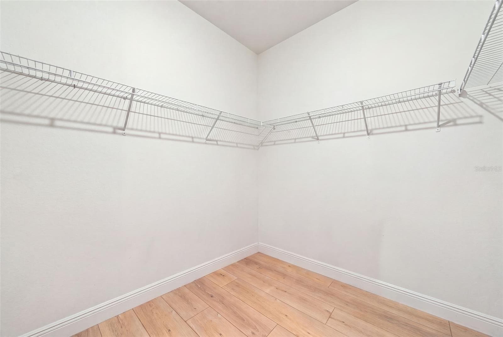Primary Closet - 2121 MALBEC CT, MINNEOLA