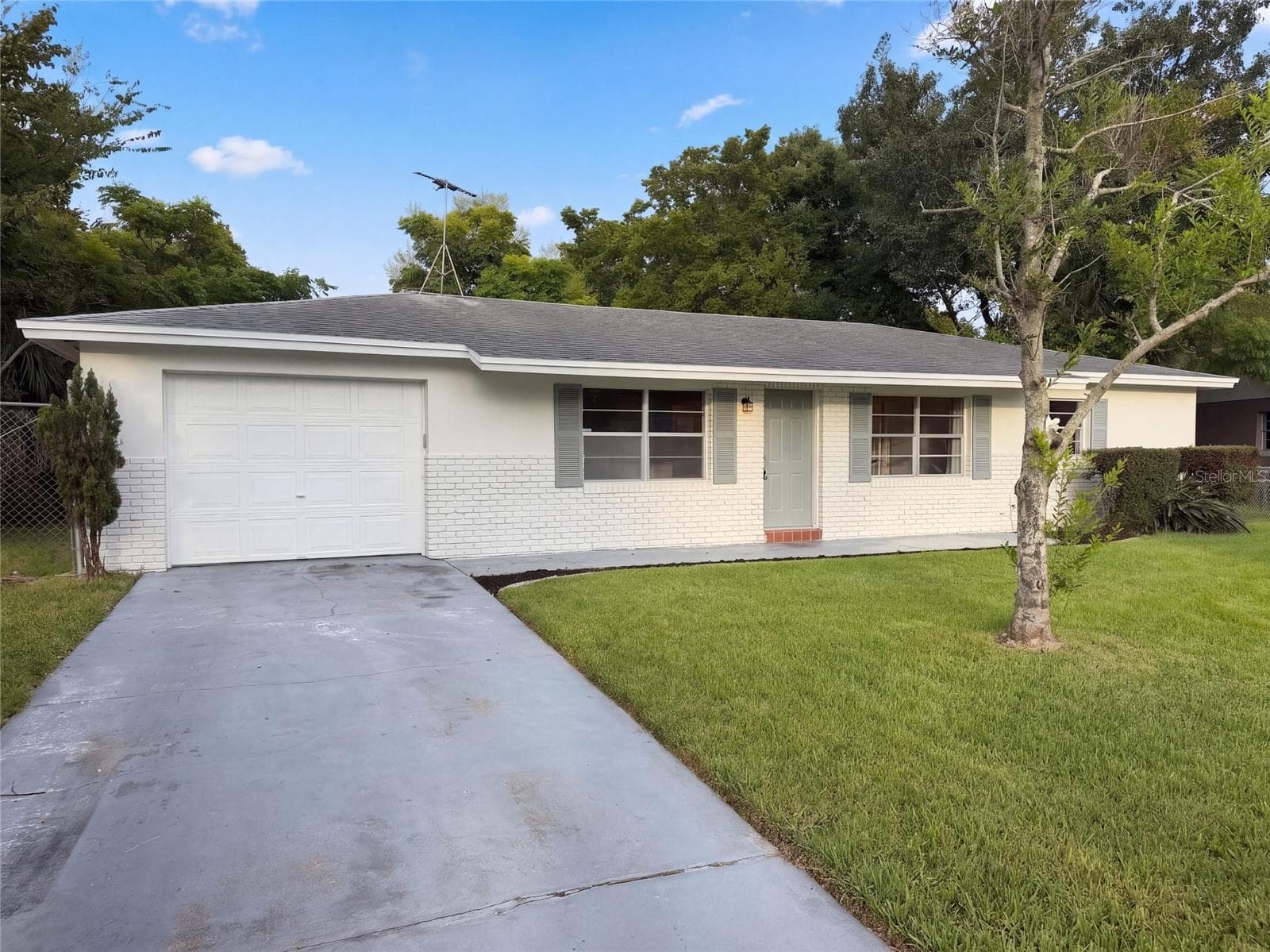 293 MICHAEL AVE