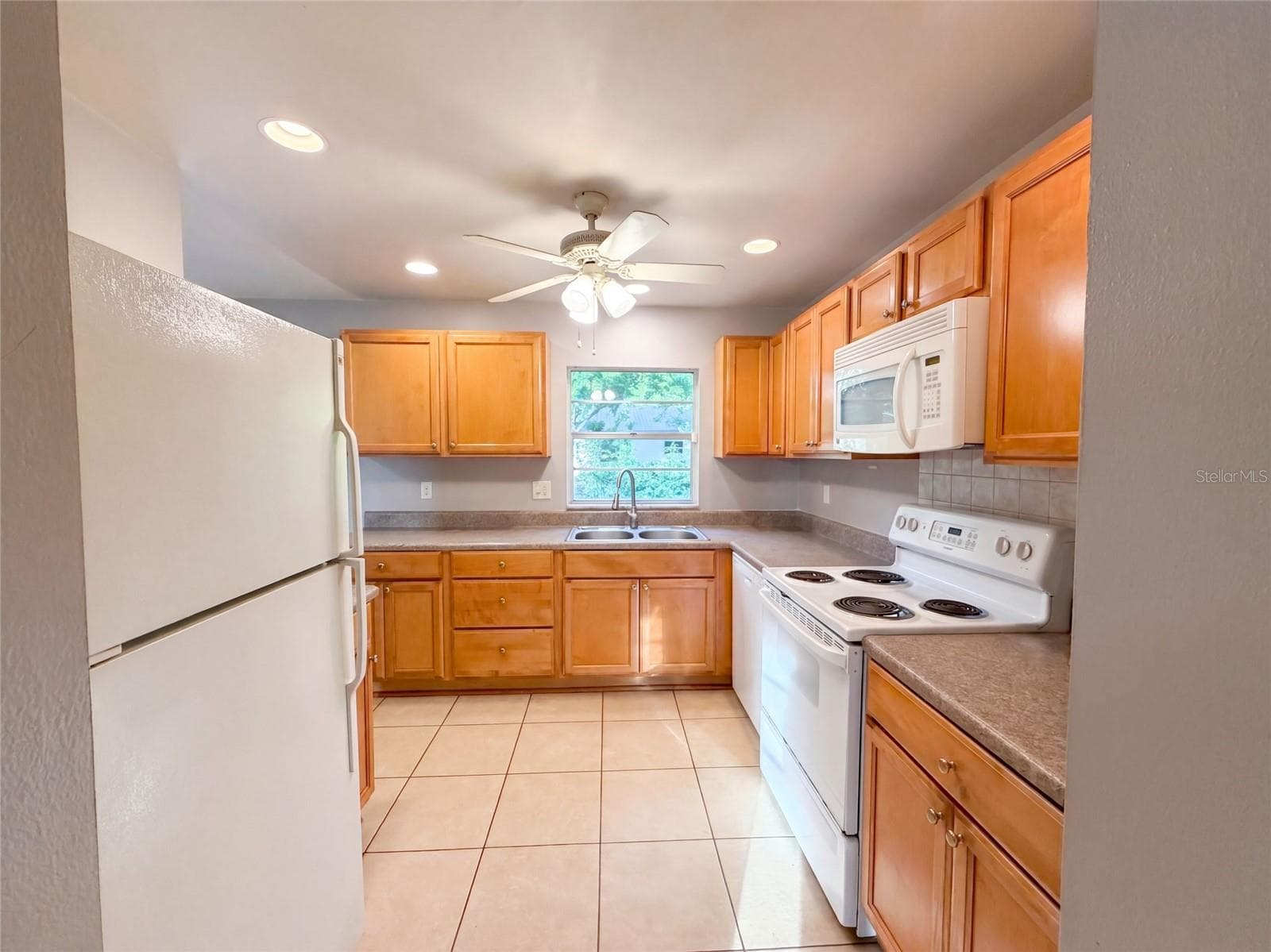 Single Family Residence at 293 MICHAEL AVE, HOLLY HILL, photo 6 of 14