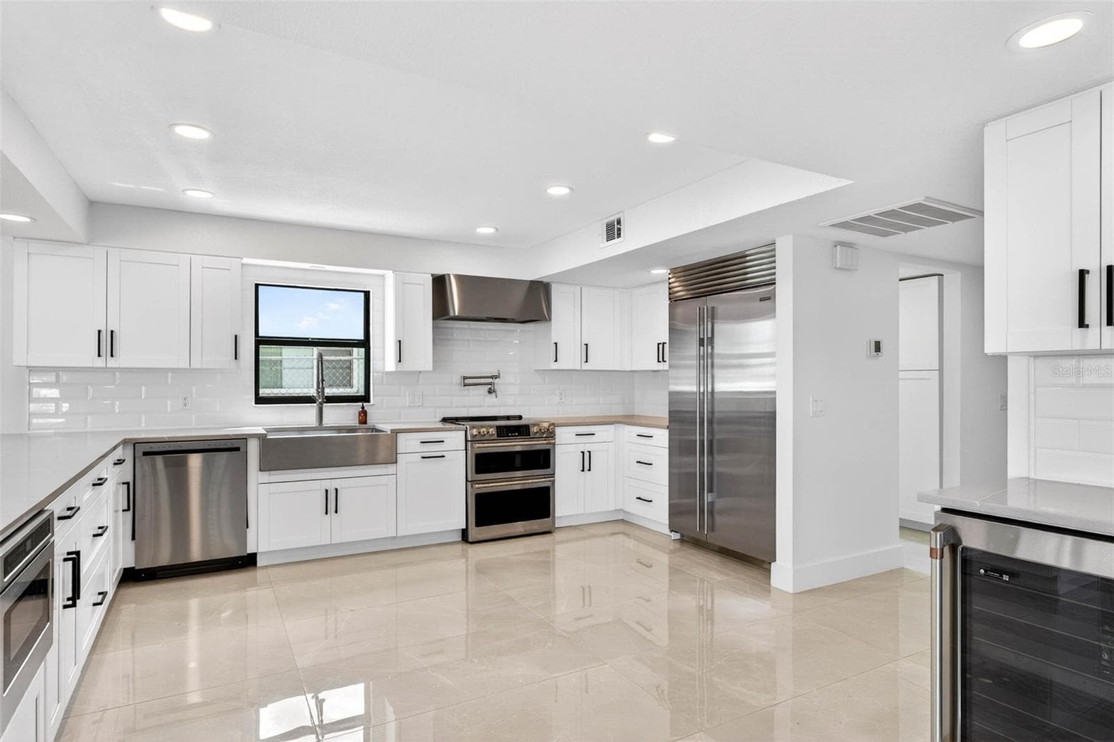 Single Family Residence at 319 MIDWAY IS, CLEARWATER, photo 10 of 80