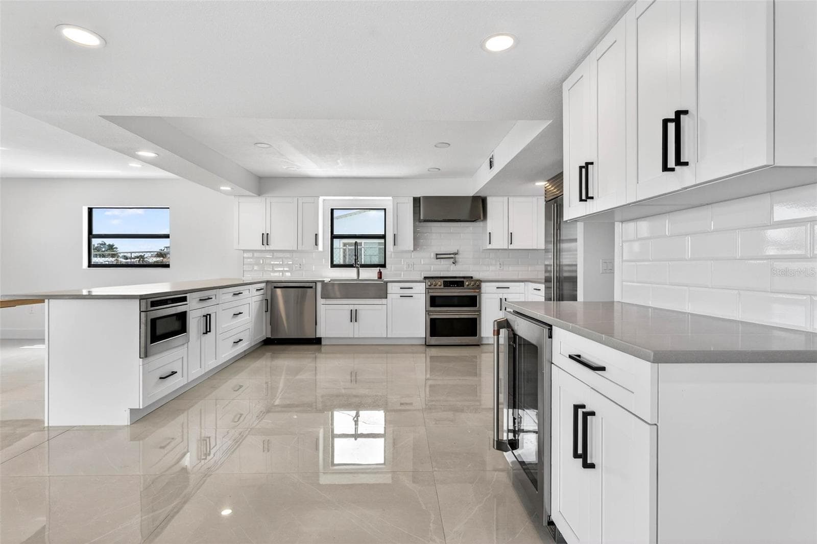 Single Family Residence at 319 MIDWAY IS, CLEARWATER, photo 11 of 80
