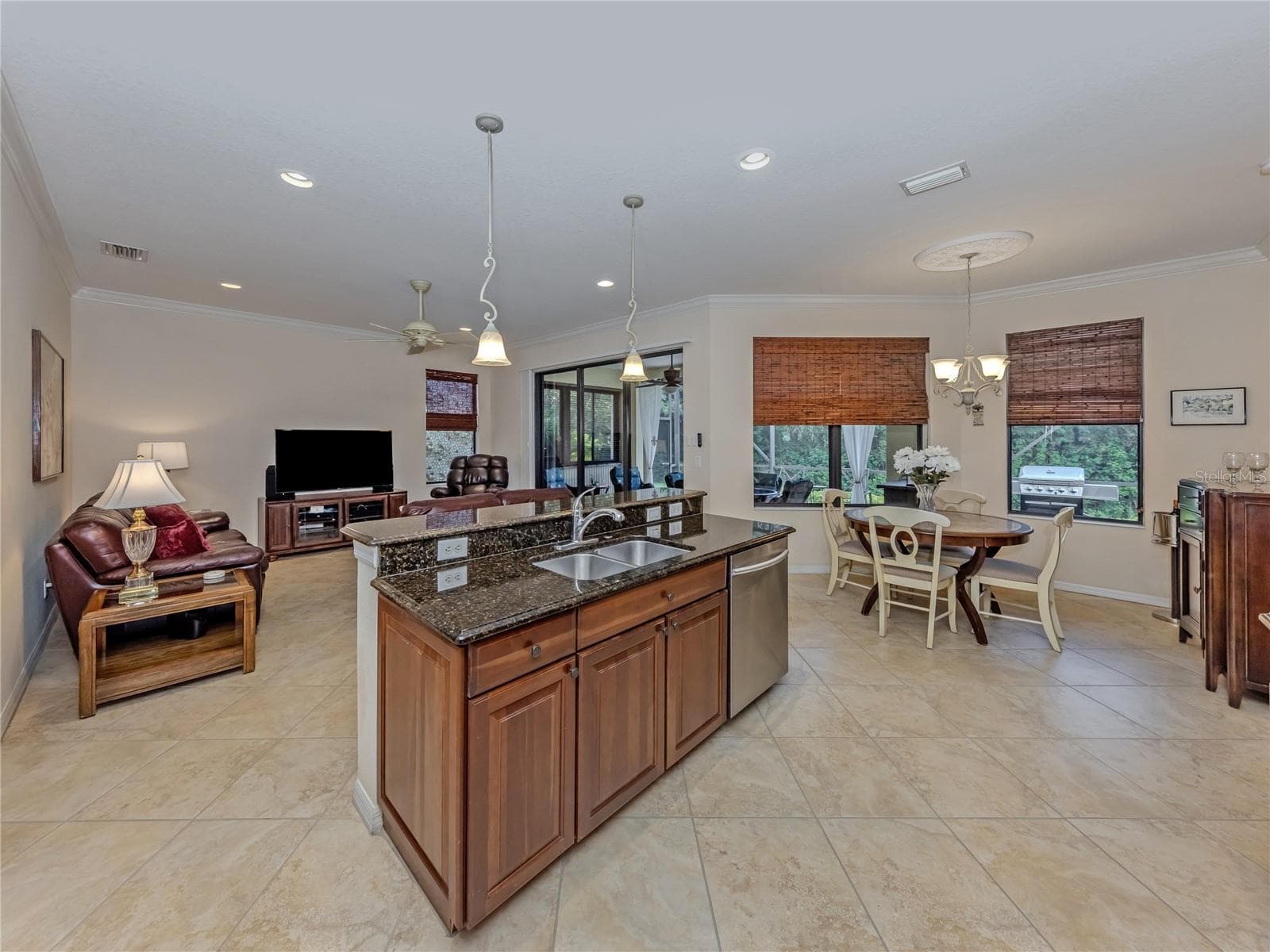 Kitchen with dual sinks - 20702 CAPELLO DR, VENICE