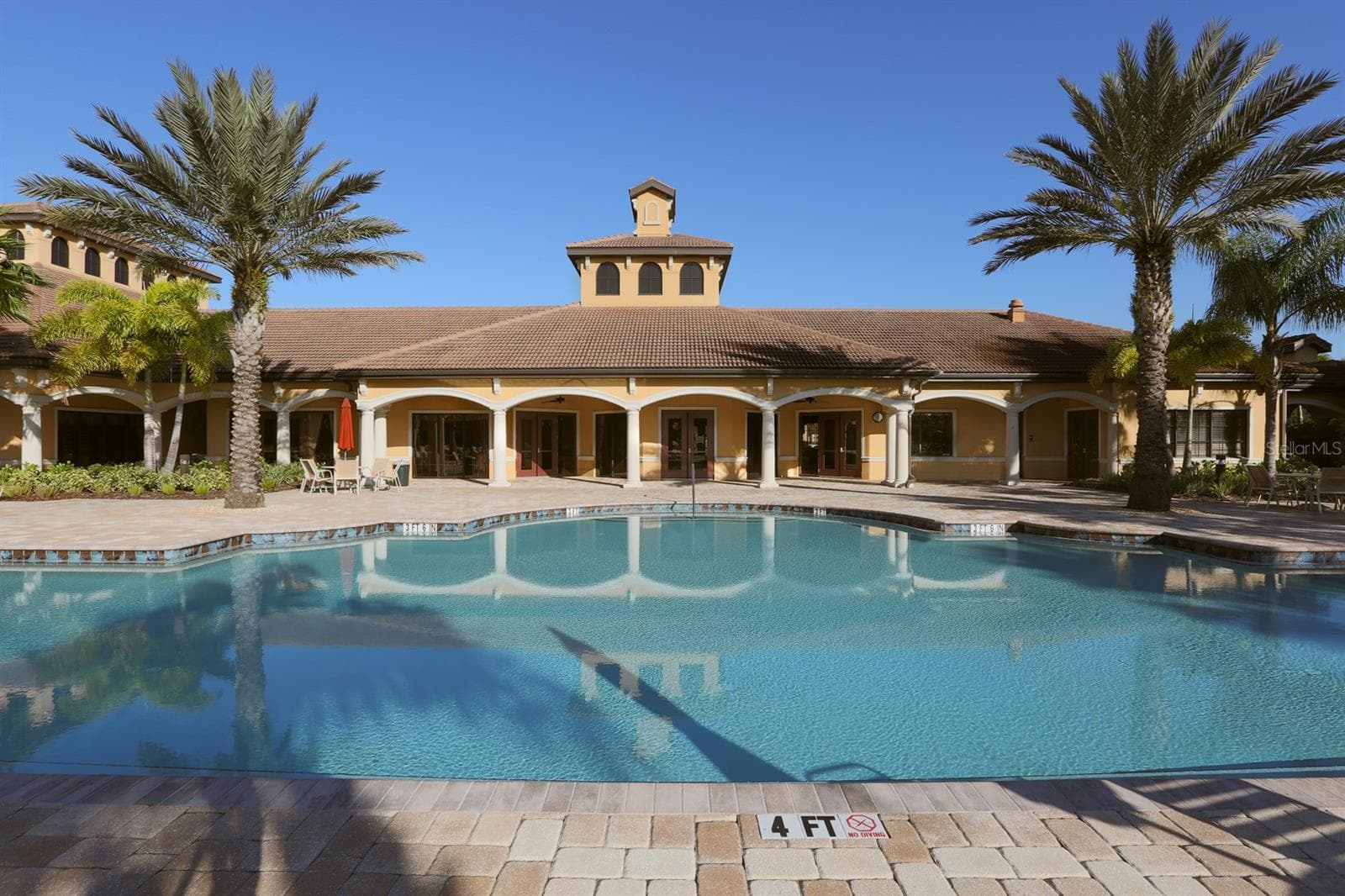 Heated swimming pool - 20702 CAPELLO DR, VENICE
