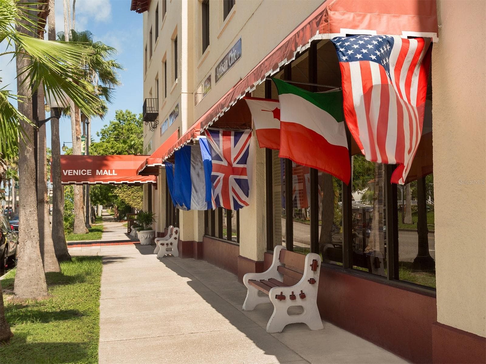 Plenty of shopping - 20702 CAPELLO DR, VENICE