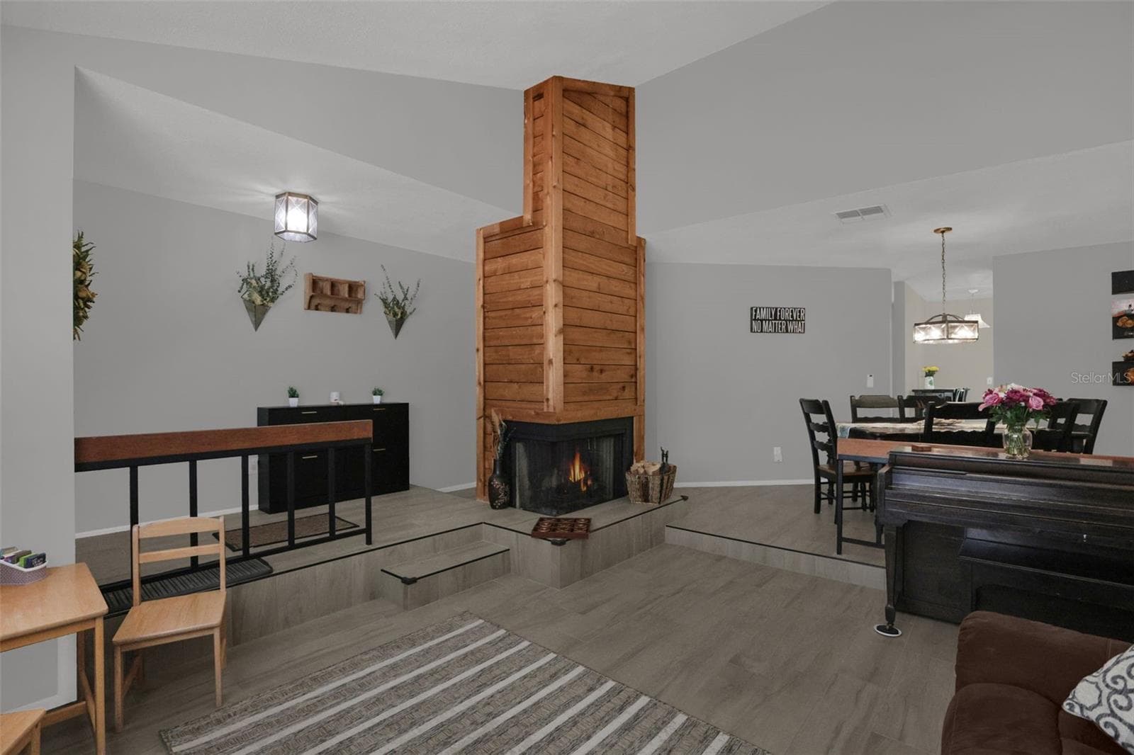 Single Family Residence at 990 WAVERLY DR, LONGWOOD, photo 6 of 32